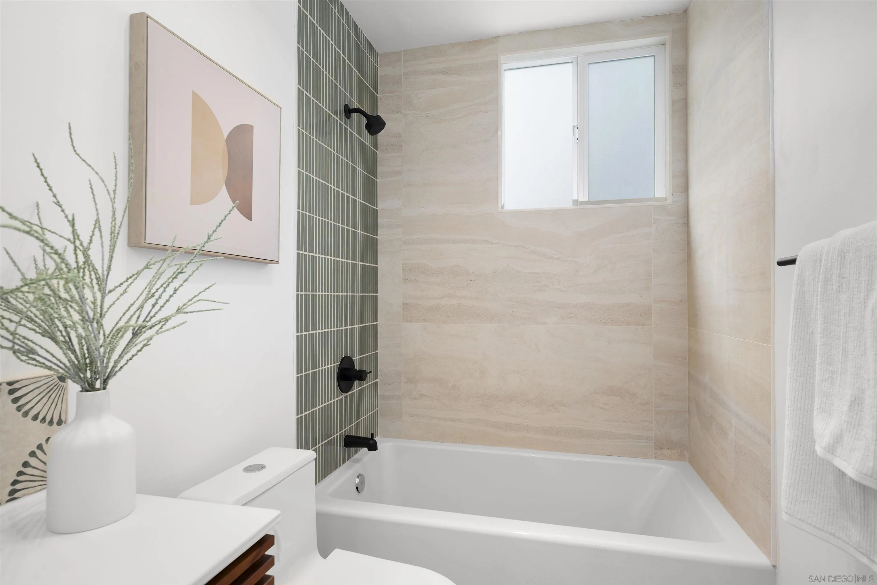 1907 Robinson Ave Unit 309