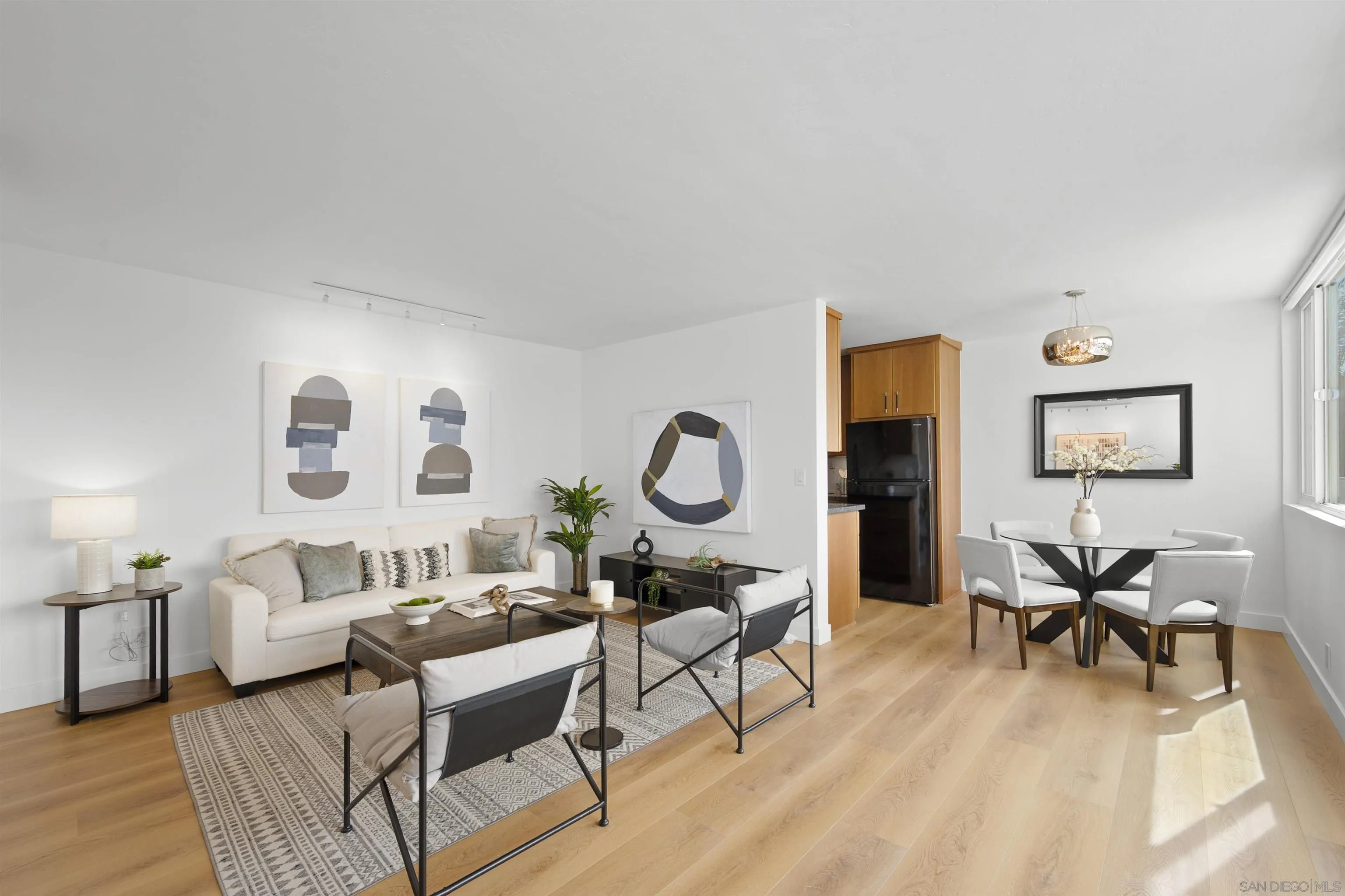 1907 Robinson Ave Unit 309