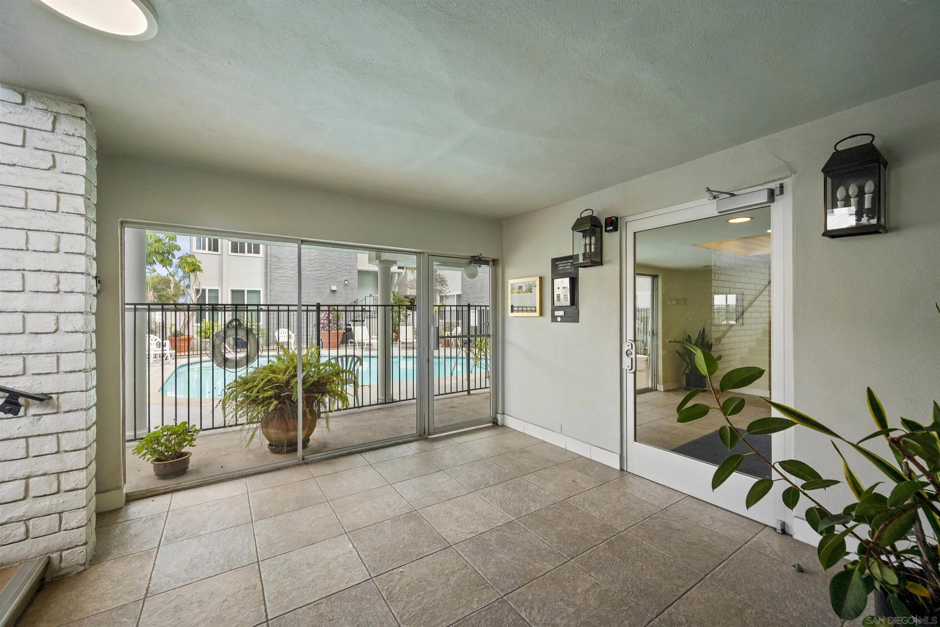 1907 Robinson Ave Unit 309