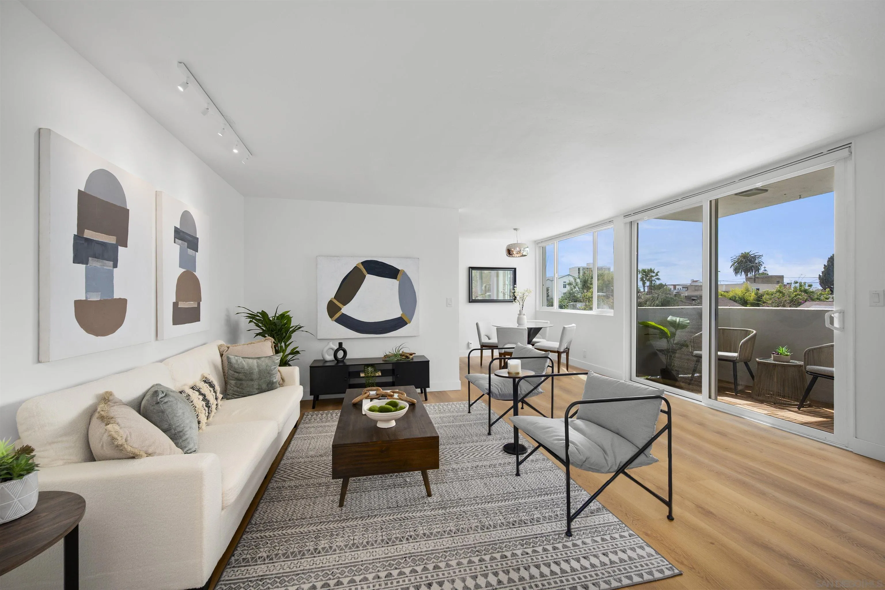 1907 Robinson Ave Unit 309