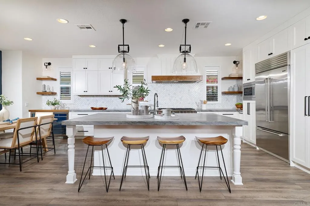 6332 Montecito Drive