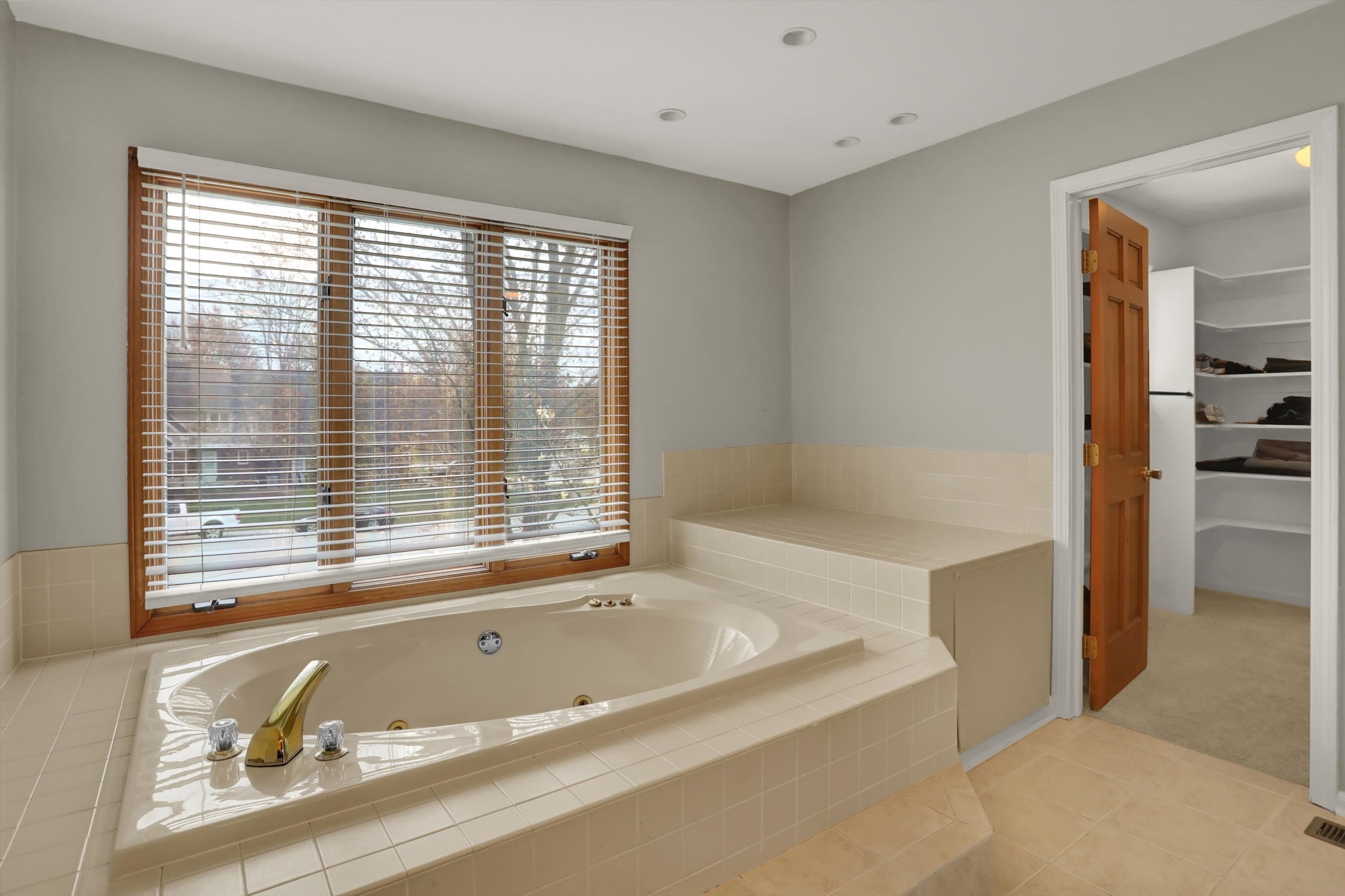 15208 Roman Court