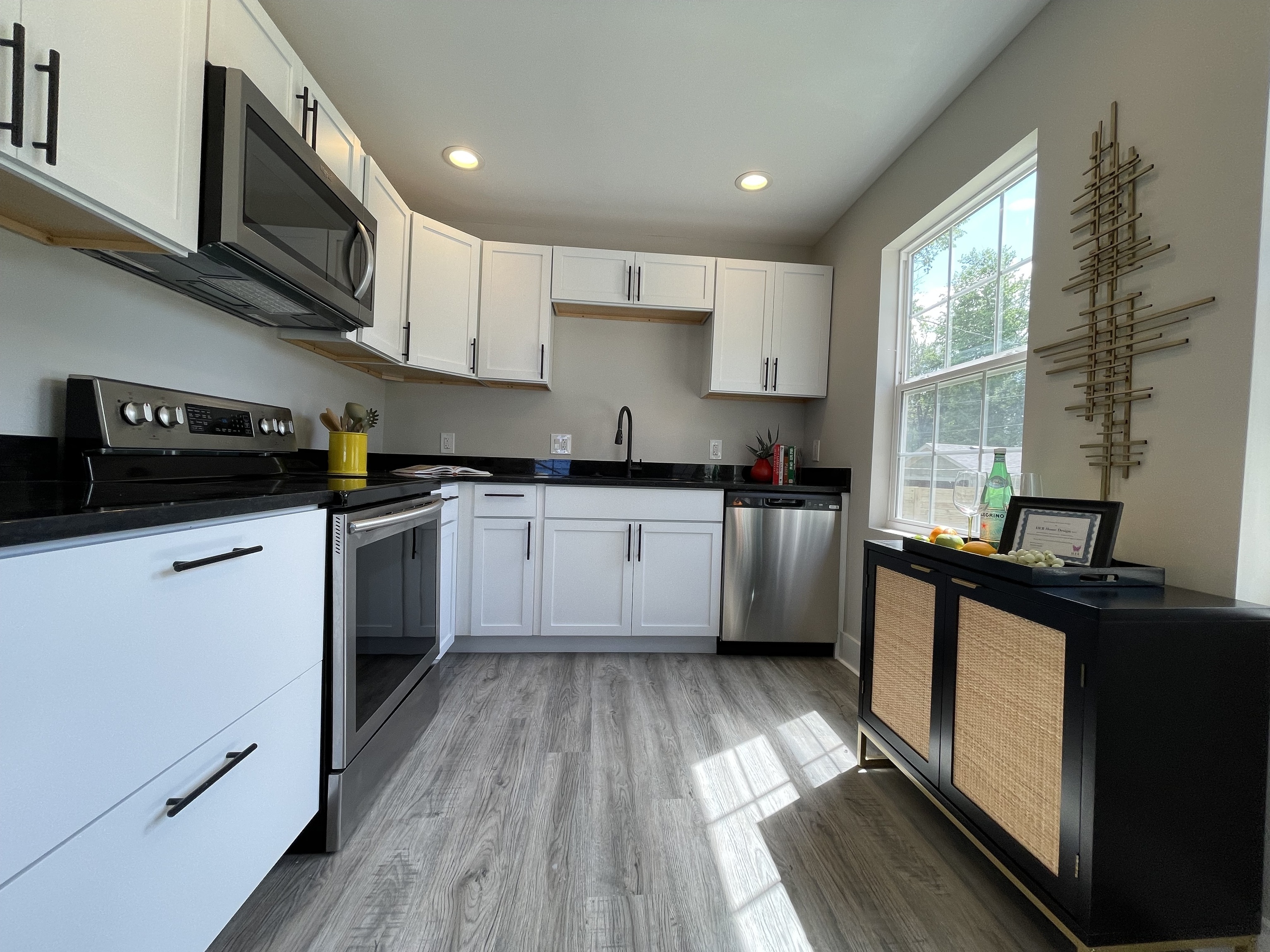 3328 N Drexel Avenue