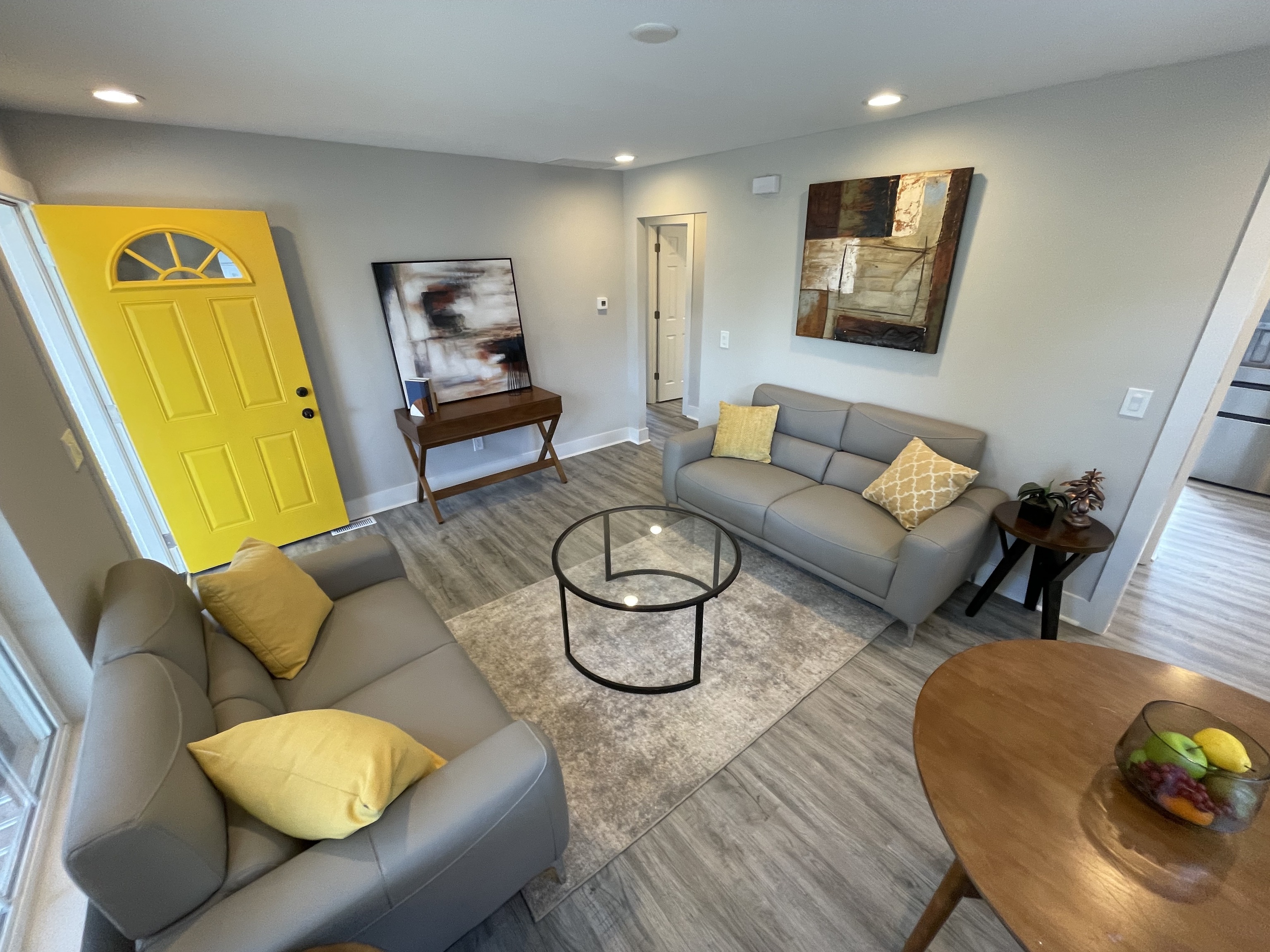 3328 N Drexel Avenue