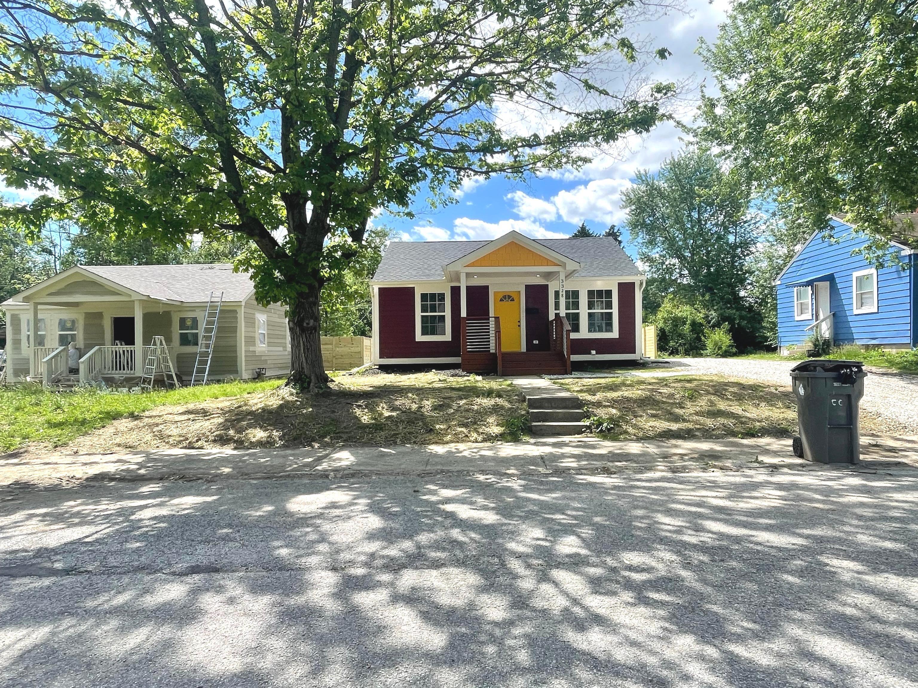3328 N Drexel Avenue
