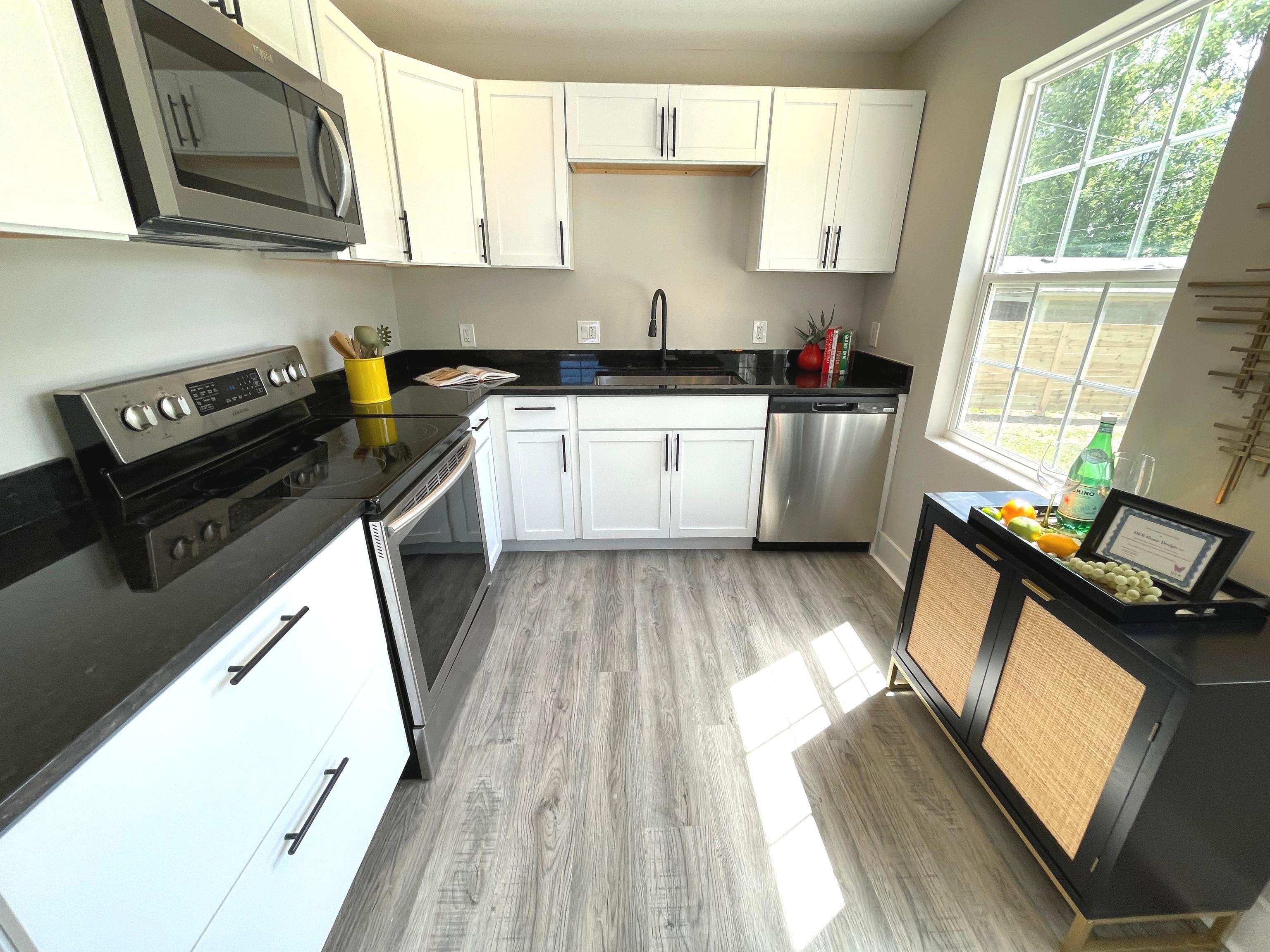 3328 N Drexel Avenue