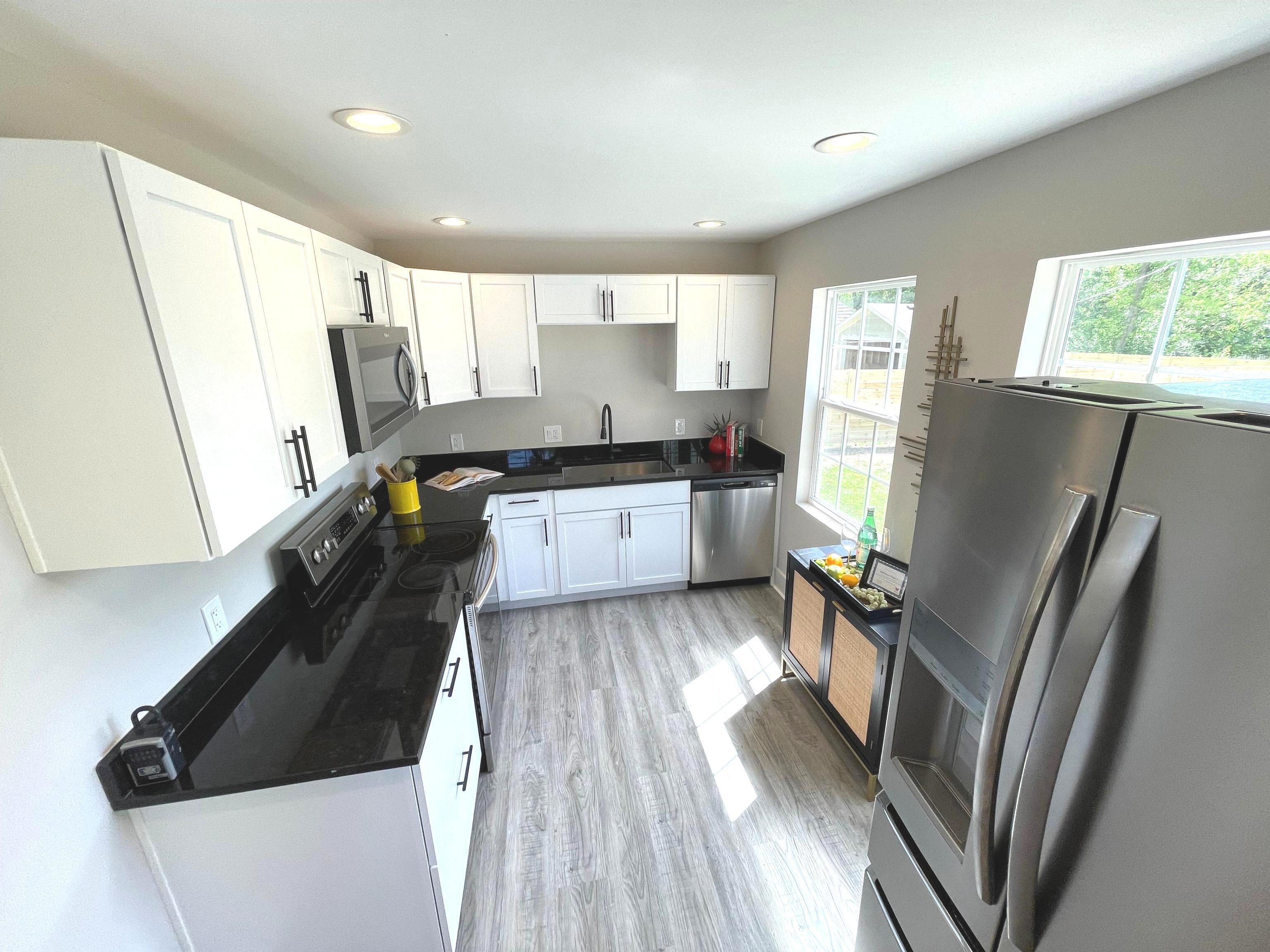 3328 N Drexel Avenue