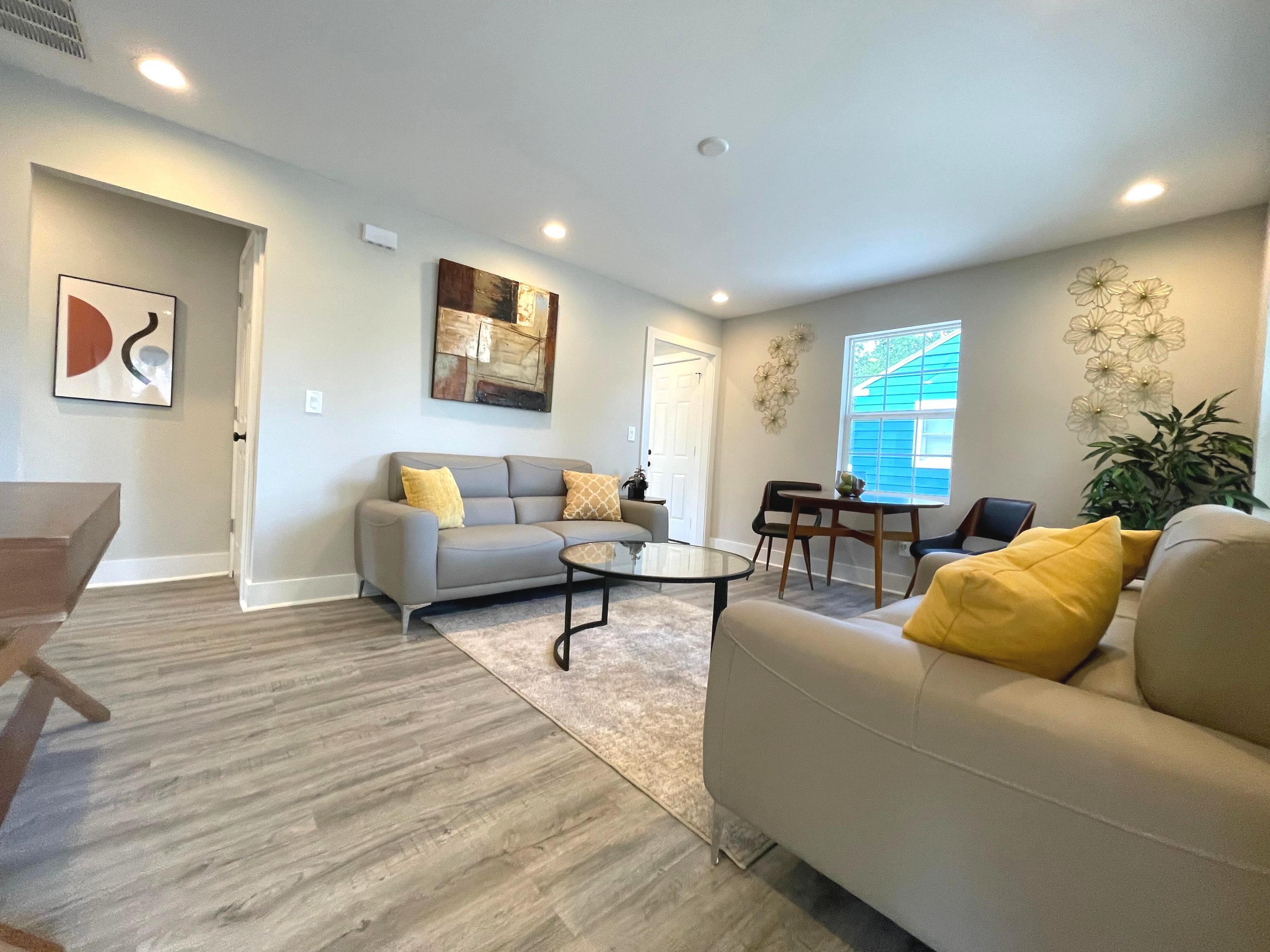 3328 N Drexel Avenue