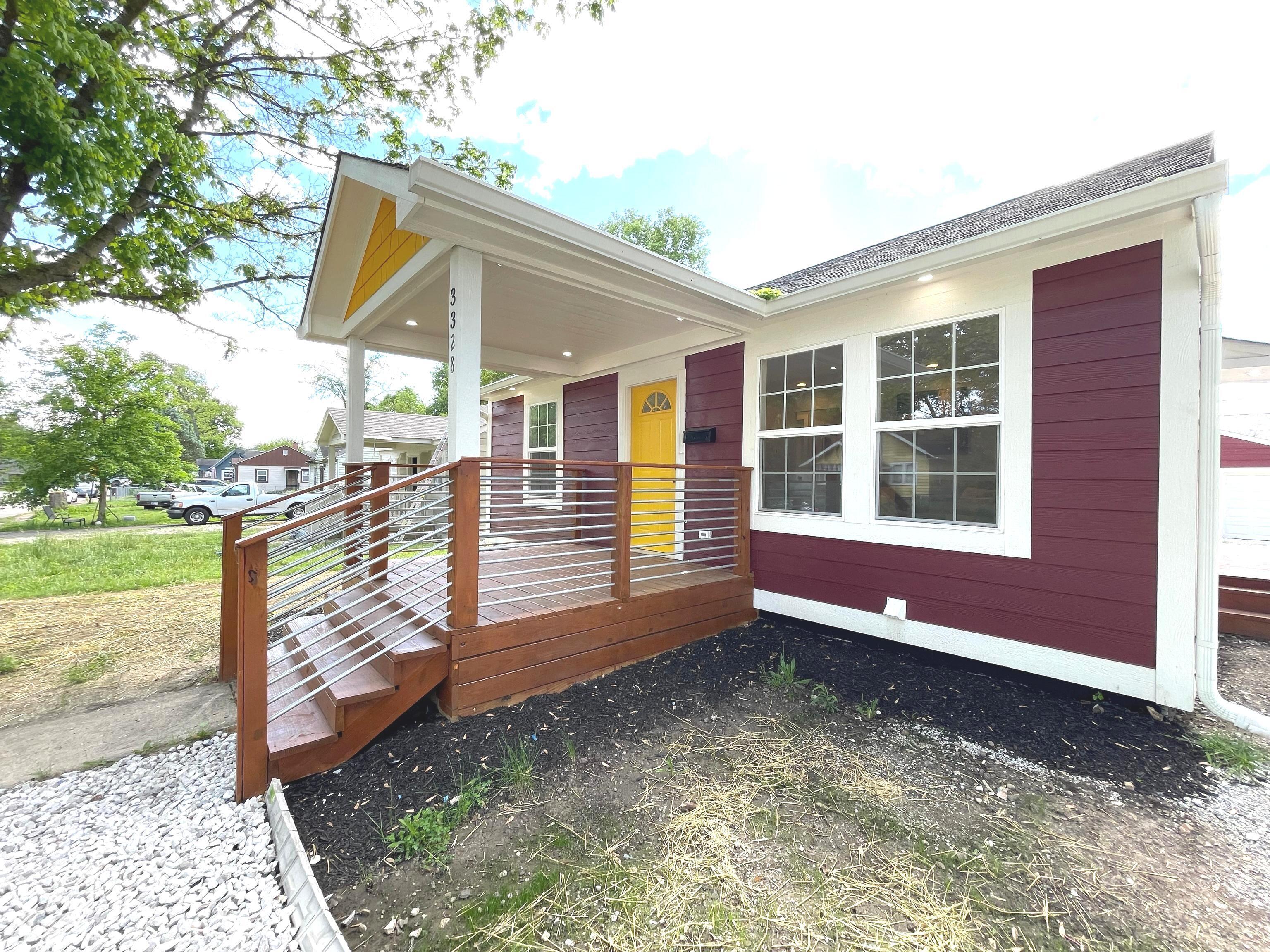 3328 N Drexel Avenue