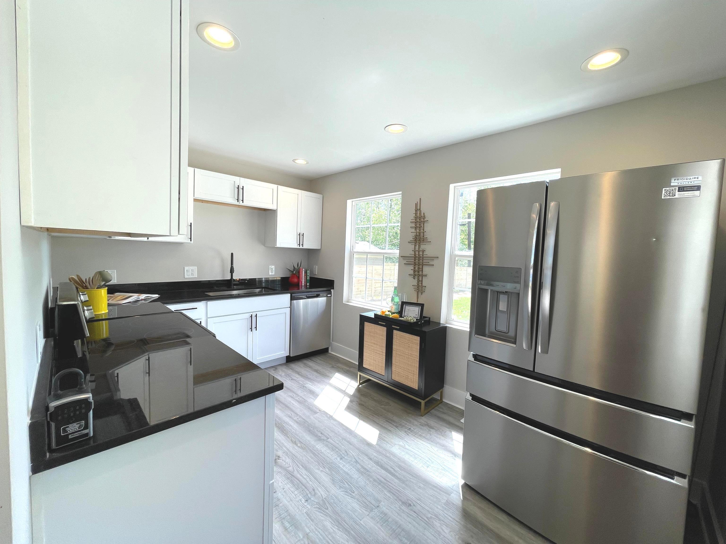 3328 N Drexel Avenue