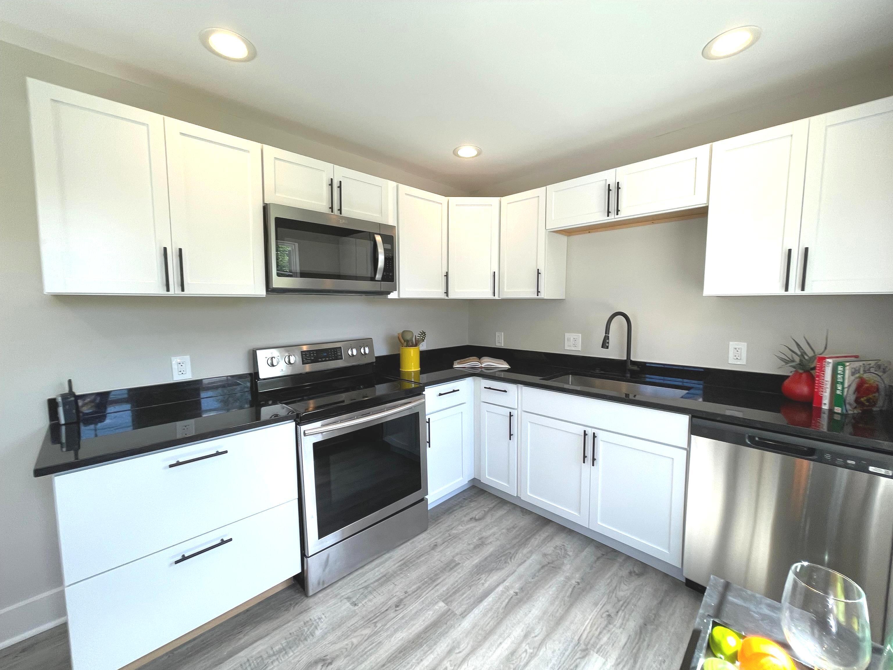 3328 N Drexel Avenue