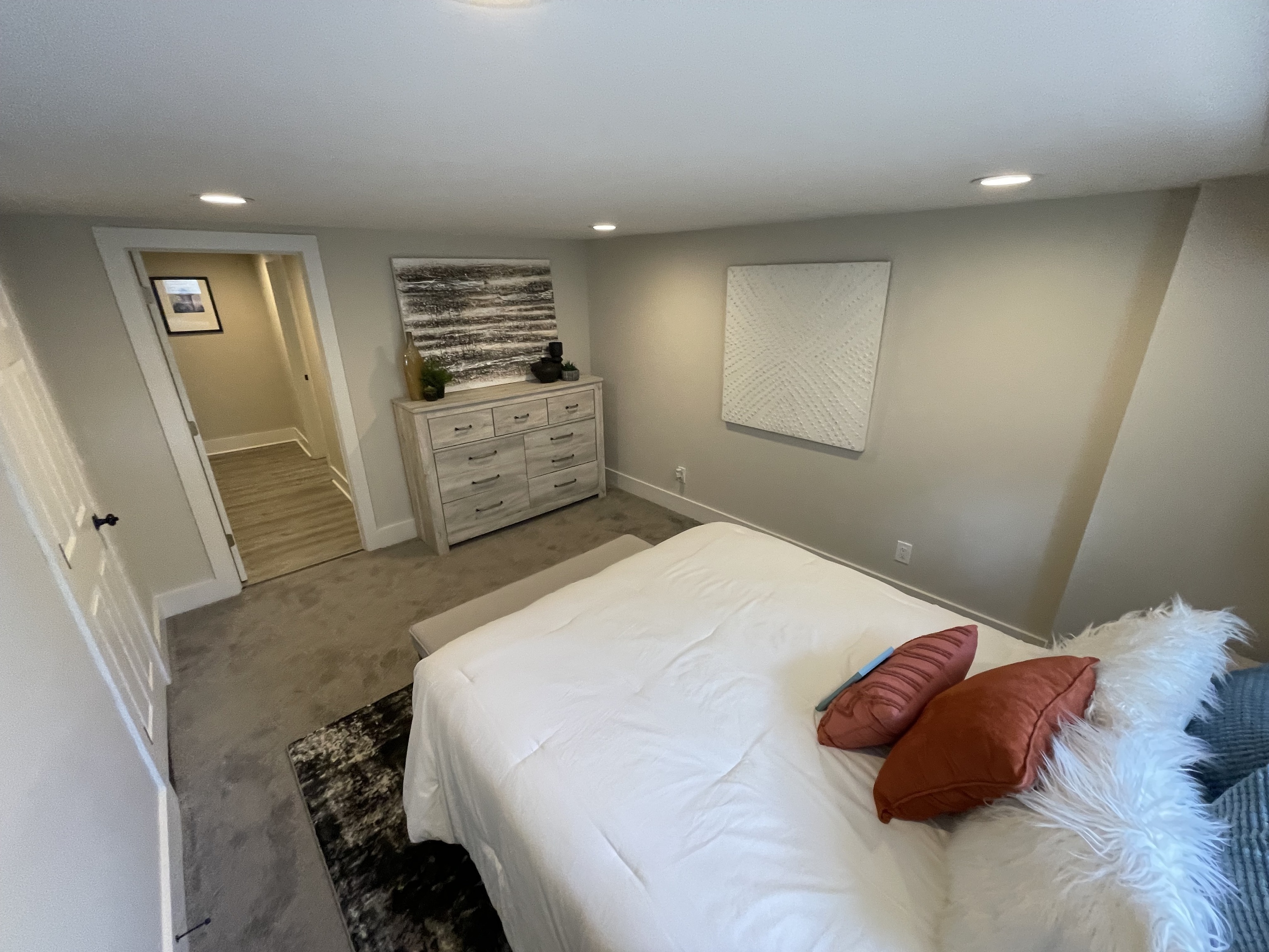 3328 N Drexel Avenue