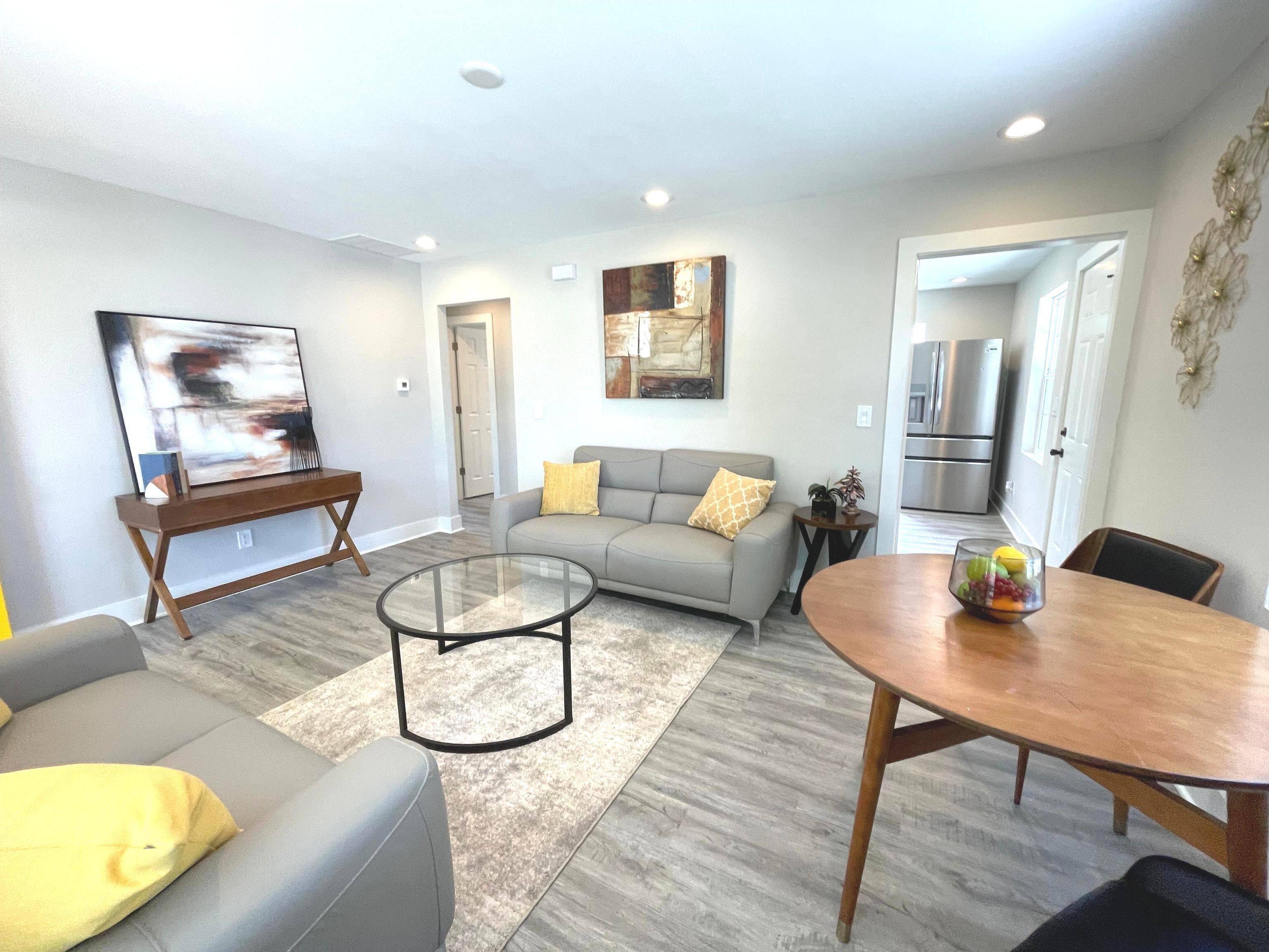 3328 N Drexel Avenue