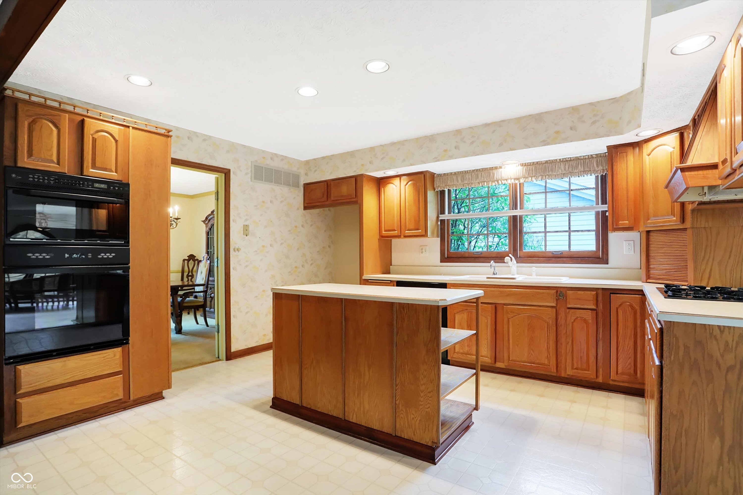 12211 Brookshire Parkway