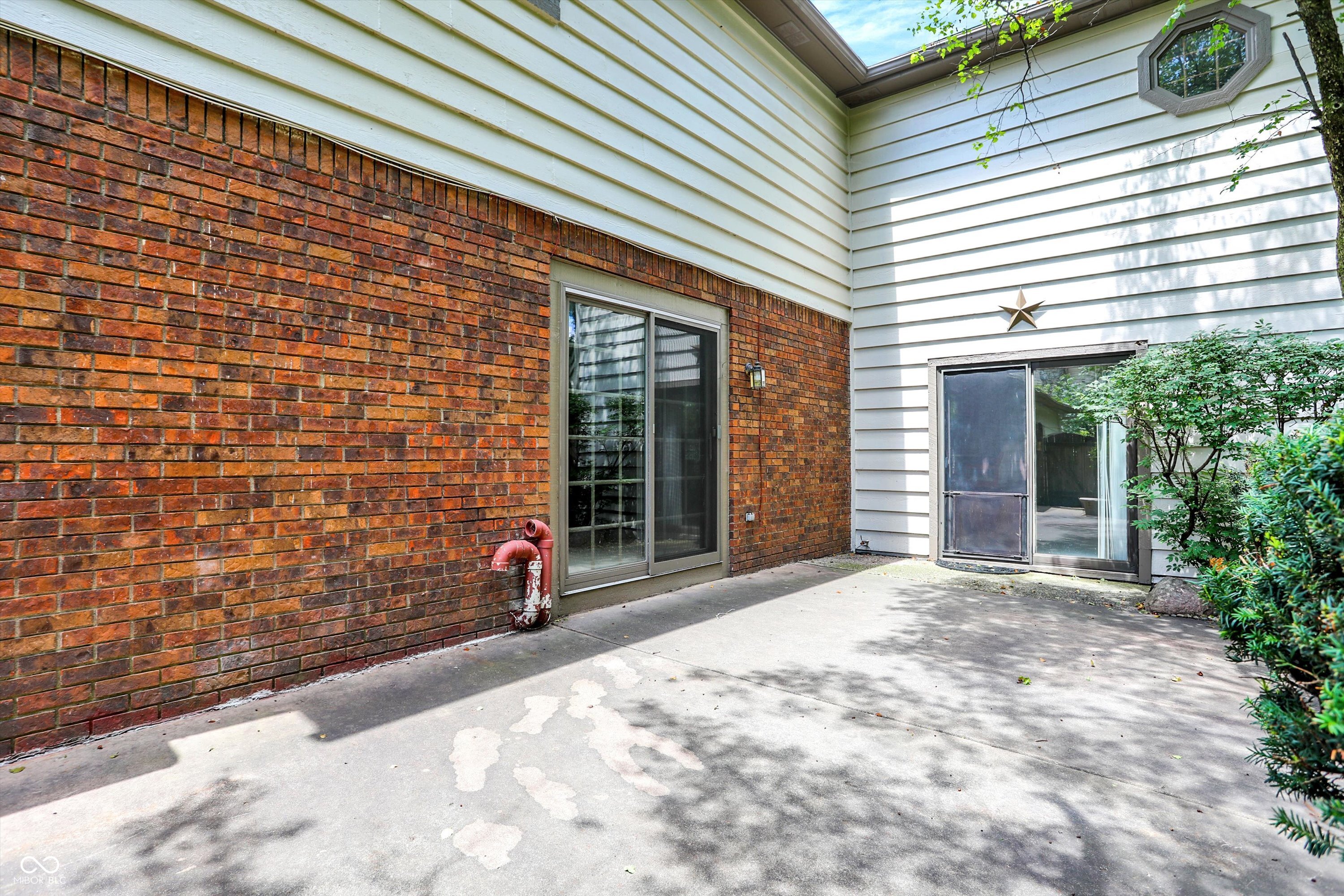 12211 Brookshire Parkway