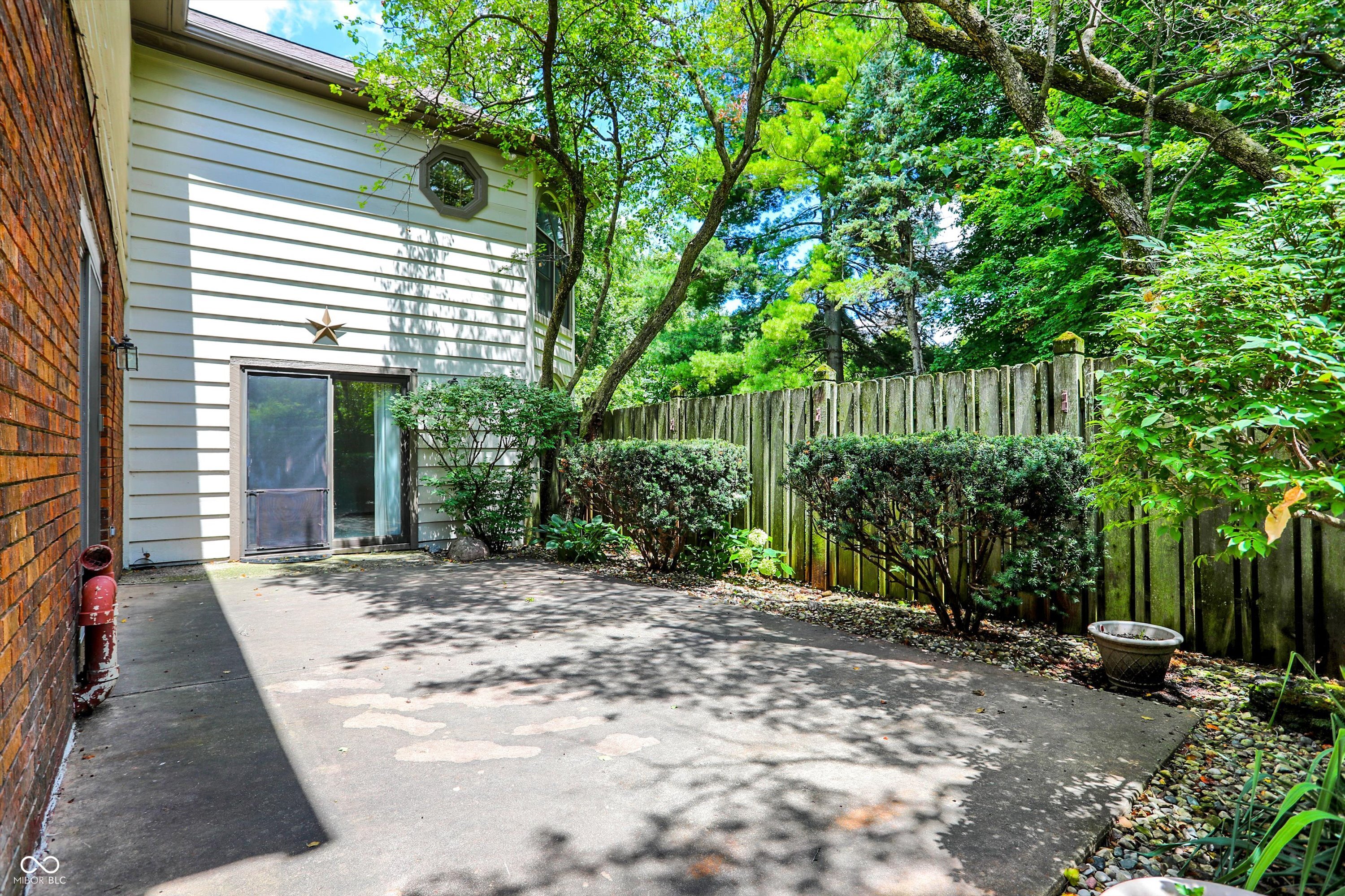 12211 Brookshire Parkway