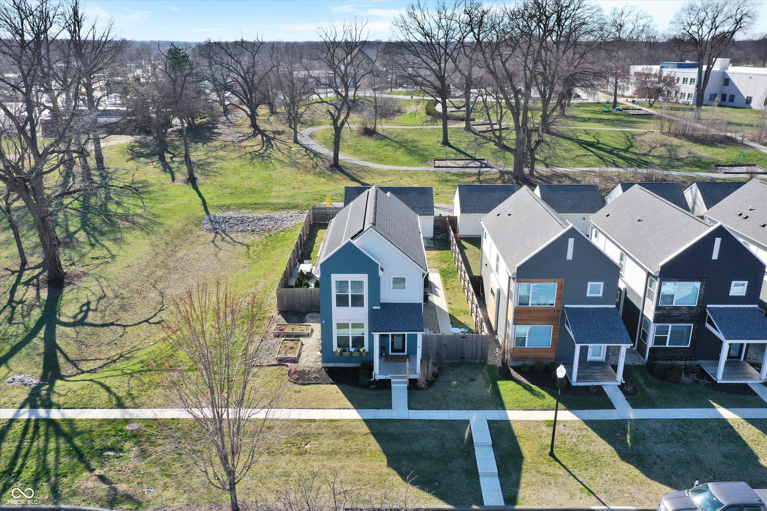 8 Central Greens Boulevard