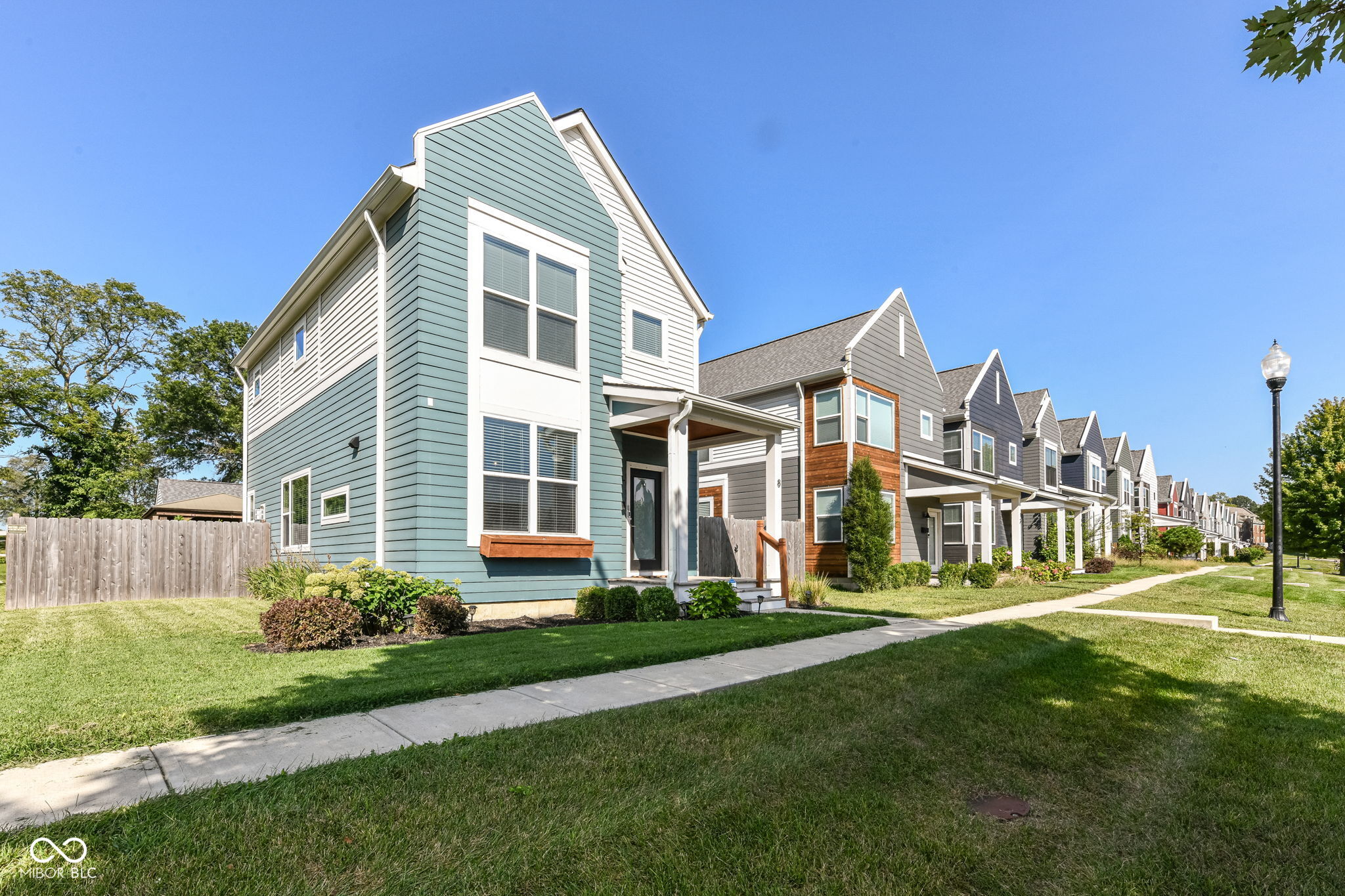 8 Central Greens Boulevard