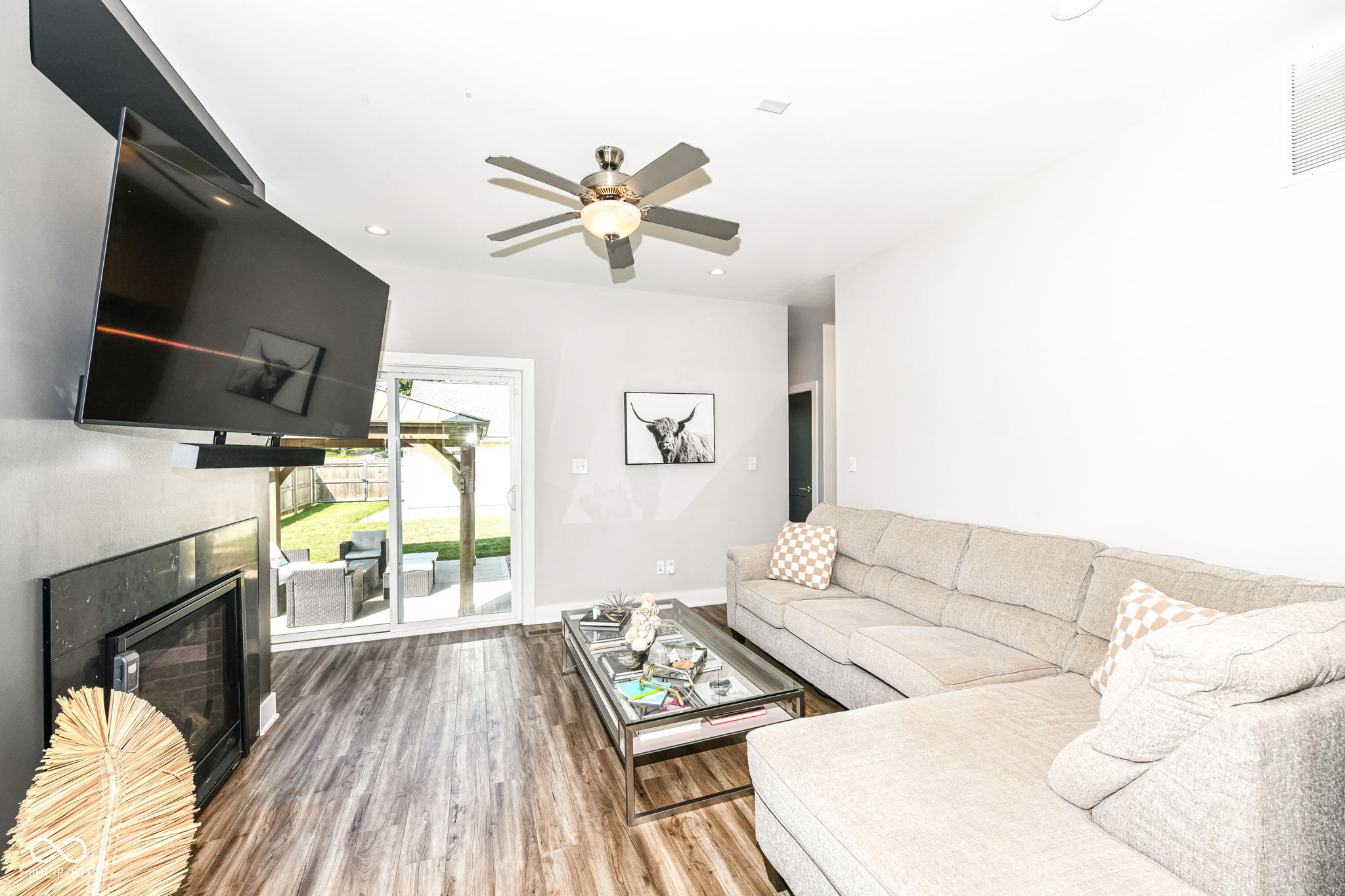 8 Central Greens Boulevard