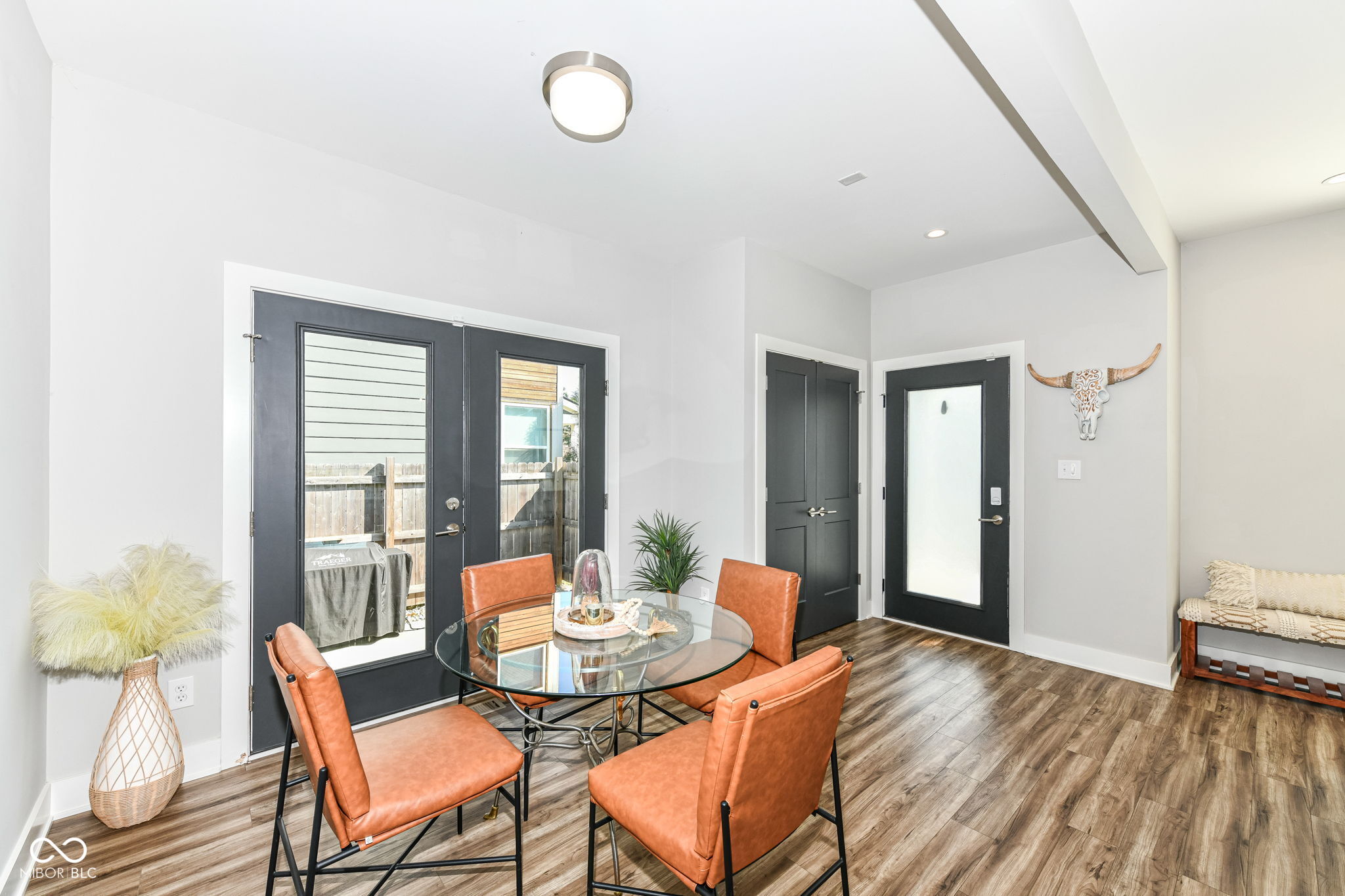 8 Central Greens Boulevard