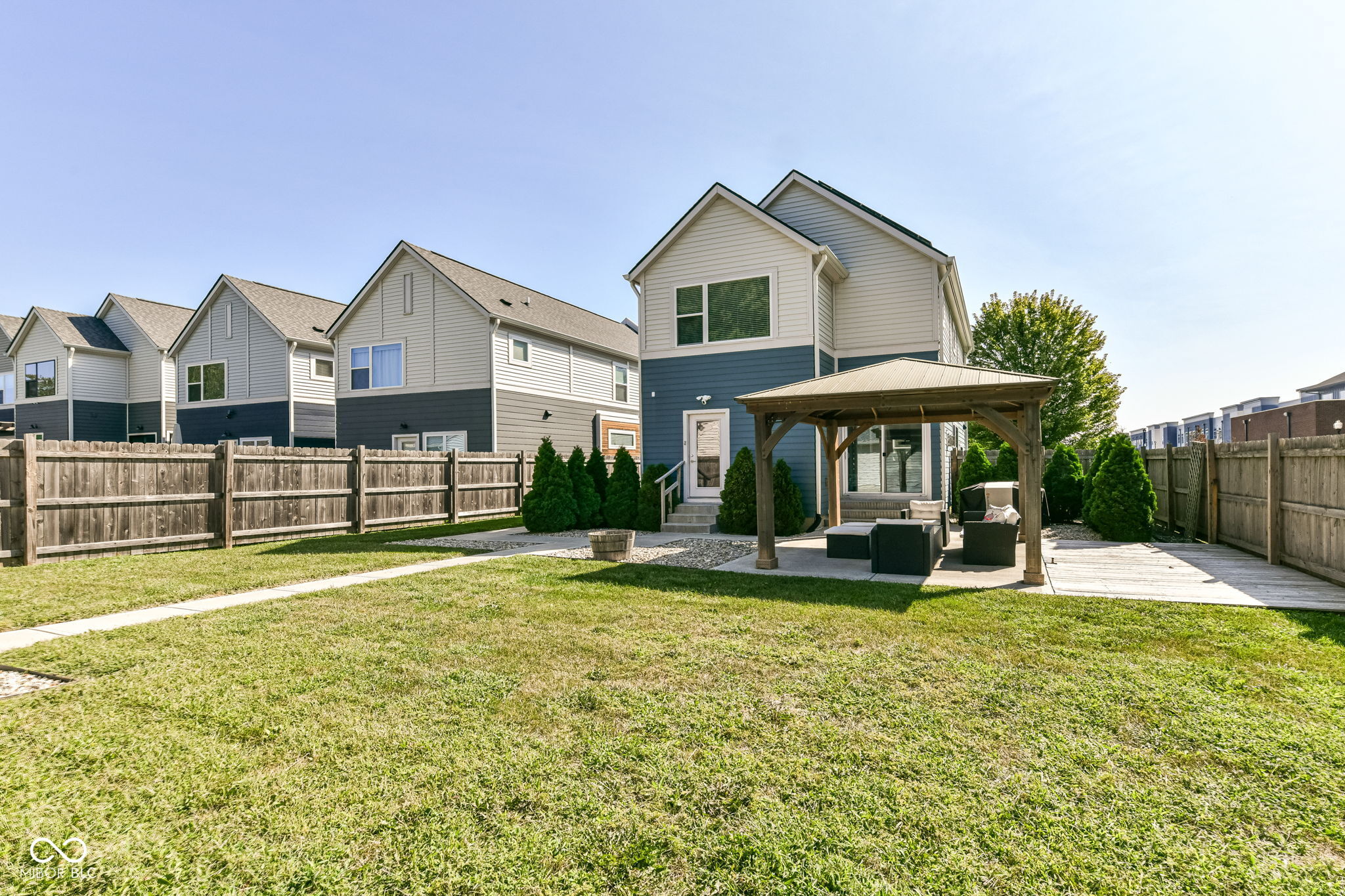 8 Central Greens Boulevard
