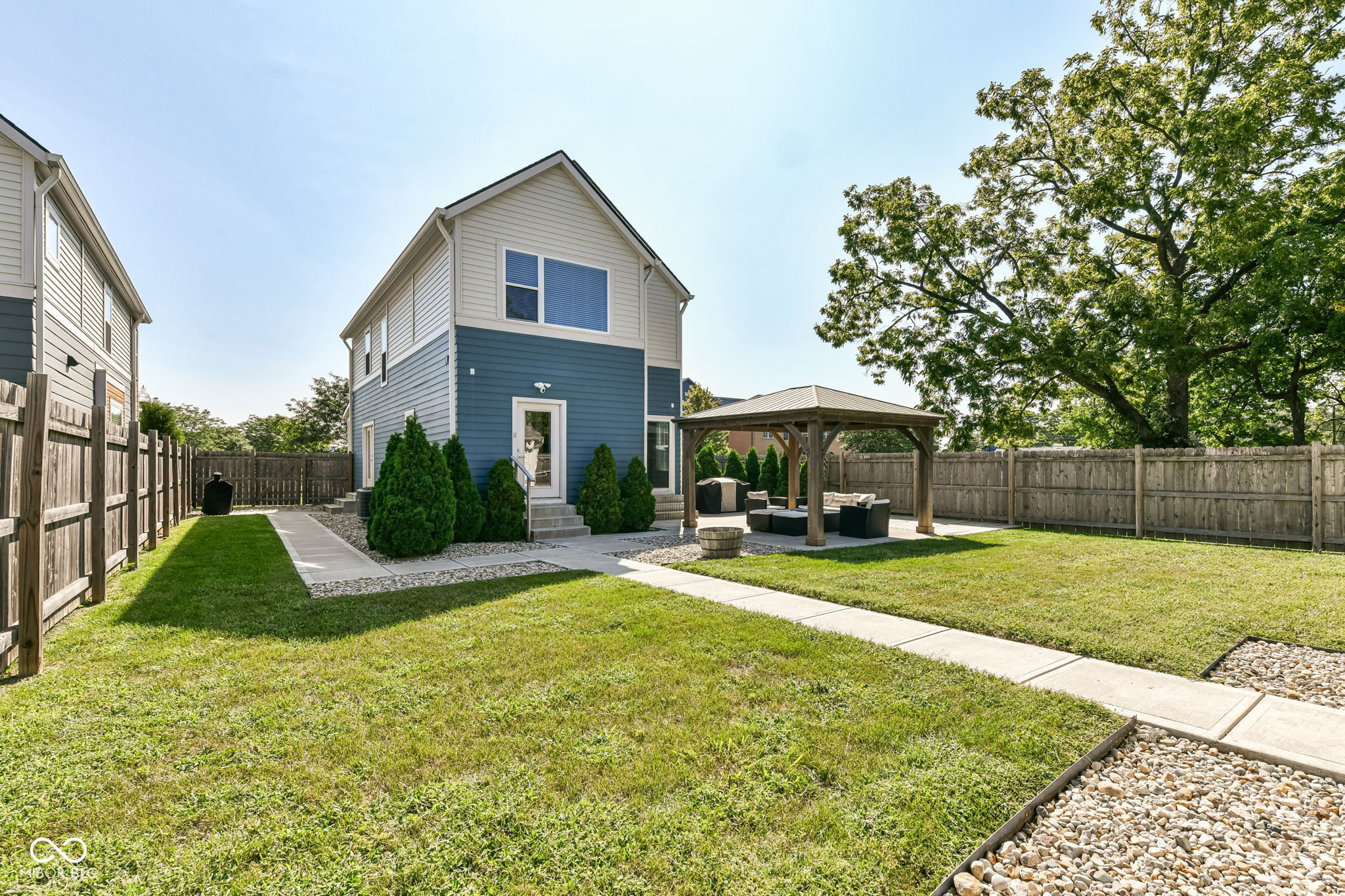8 Central Greens Boulevard