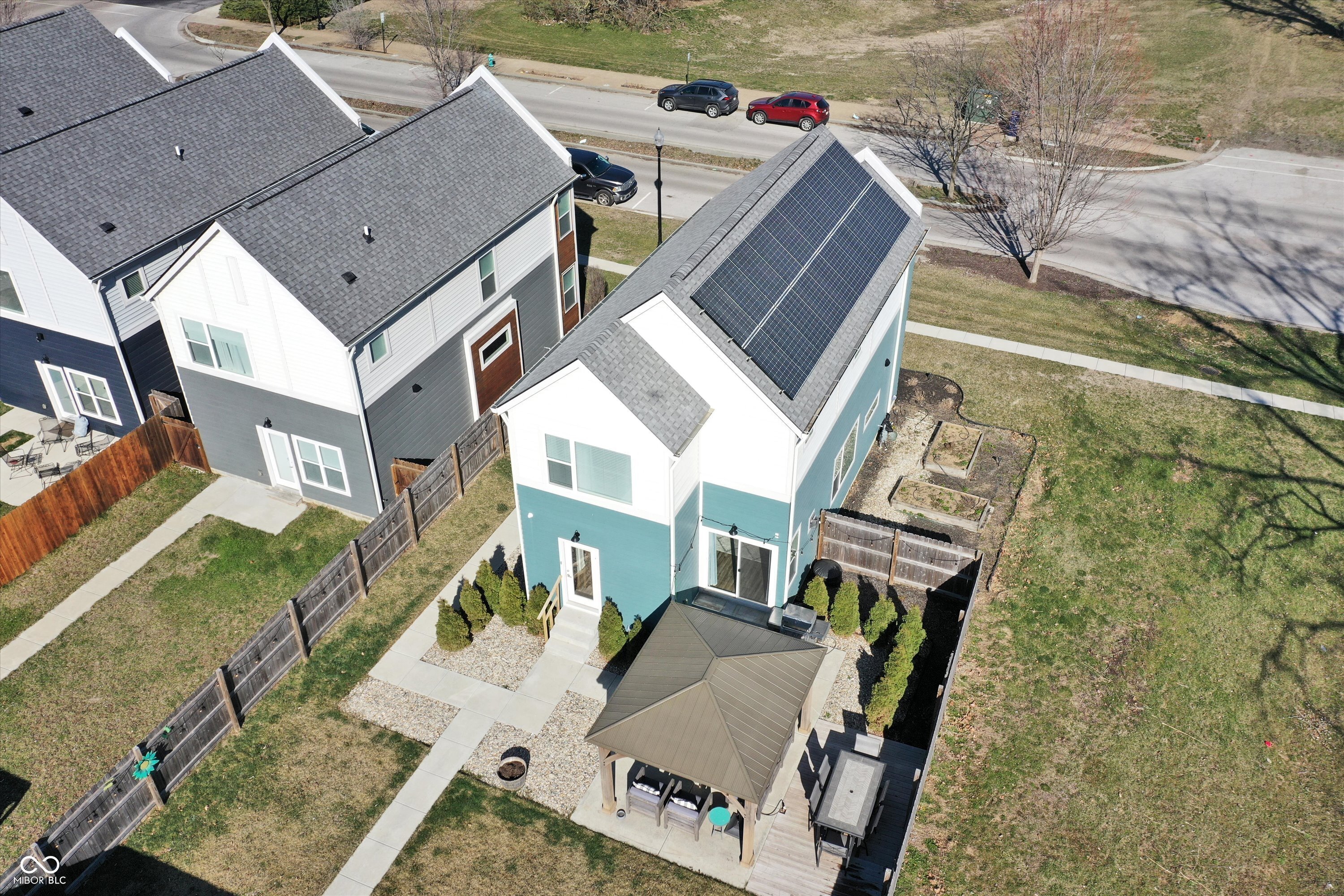 8 Central Greens Boulevard