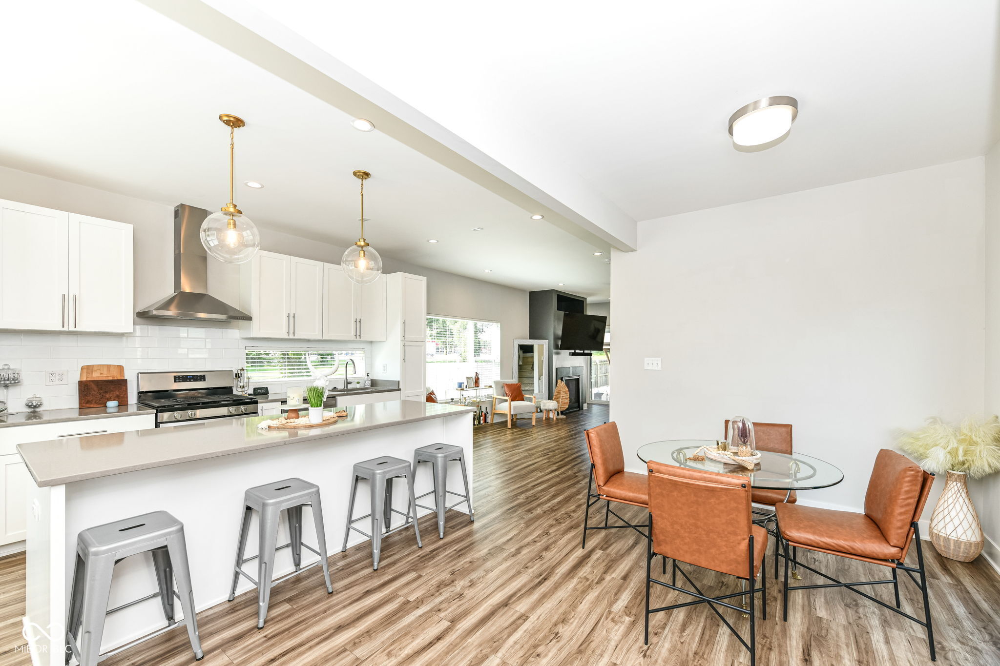 8 Central Greens Boulevard
