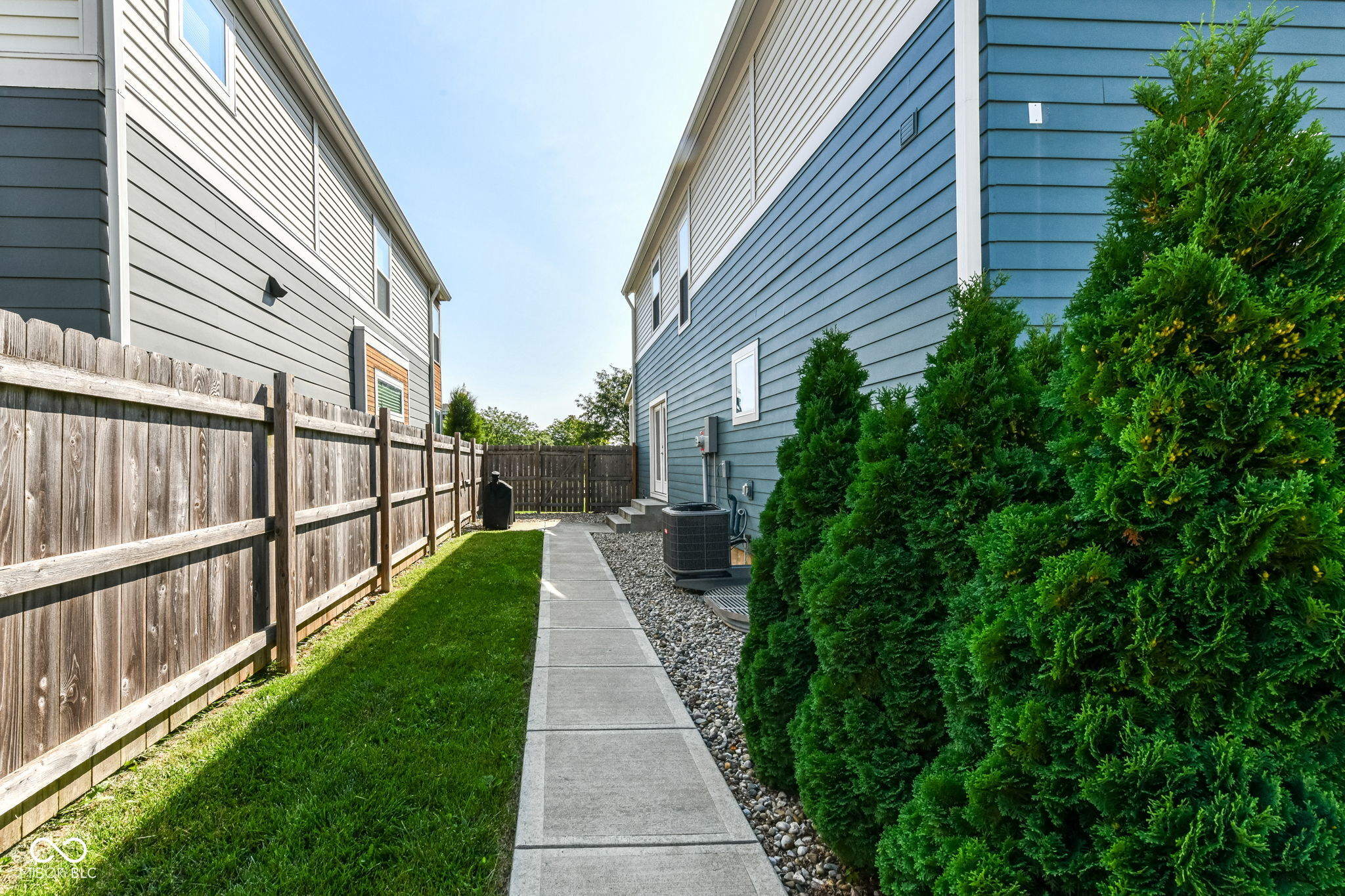 8 Central Greens Boulevard