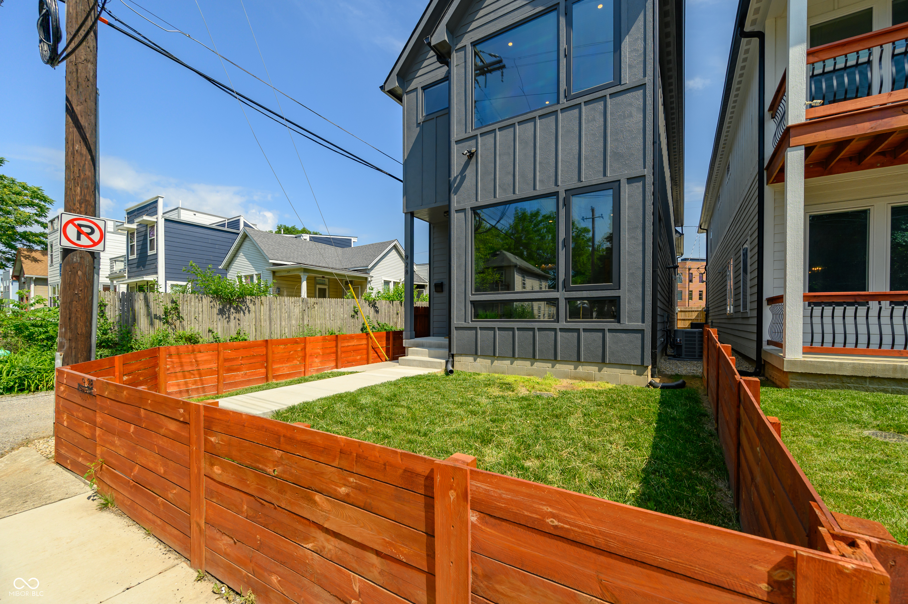 928 Woodlawn Avenue