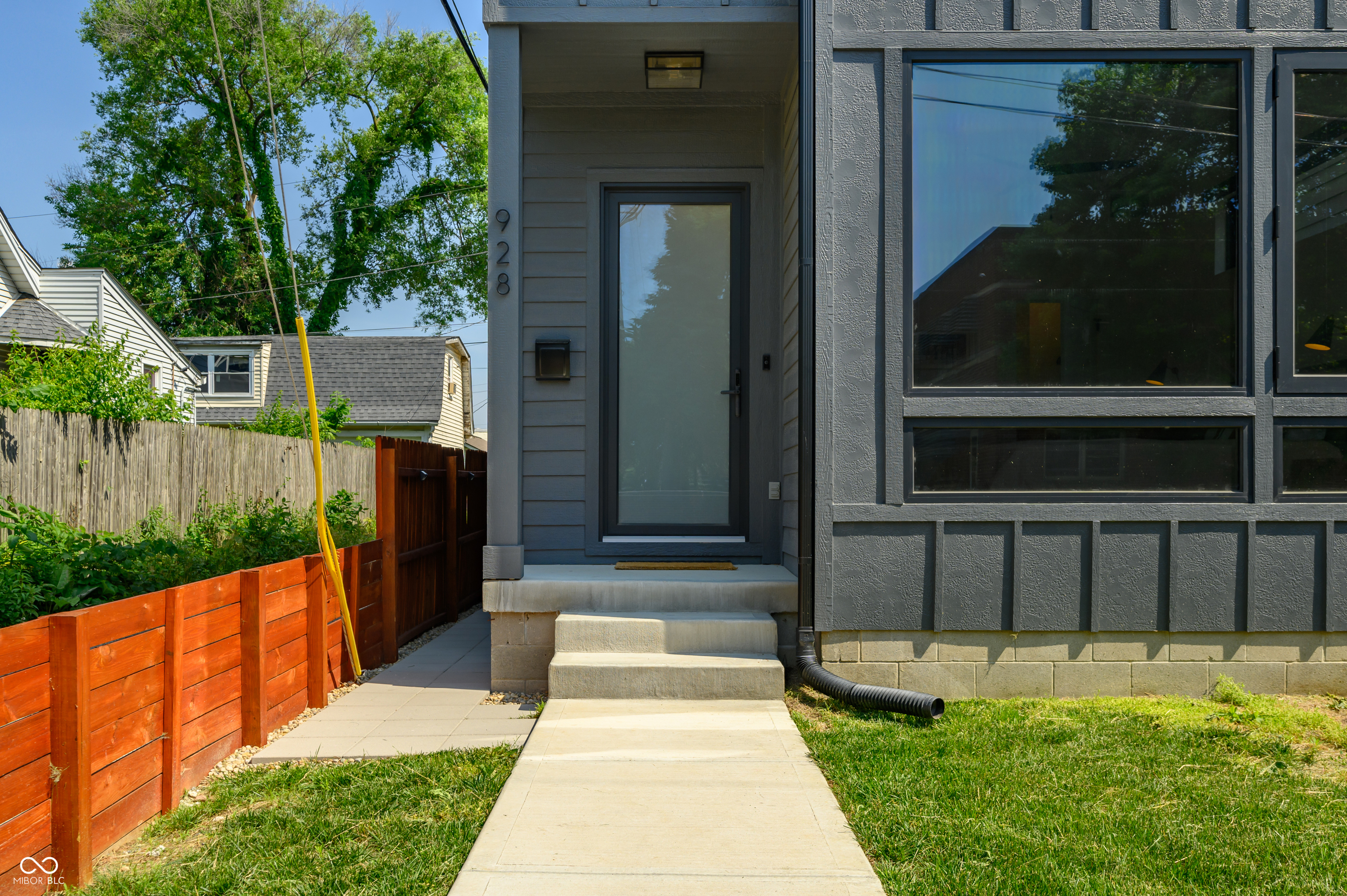 928 Woodlawn Avenue