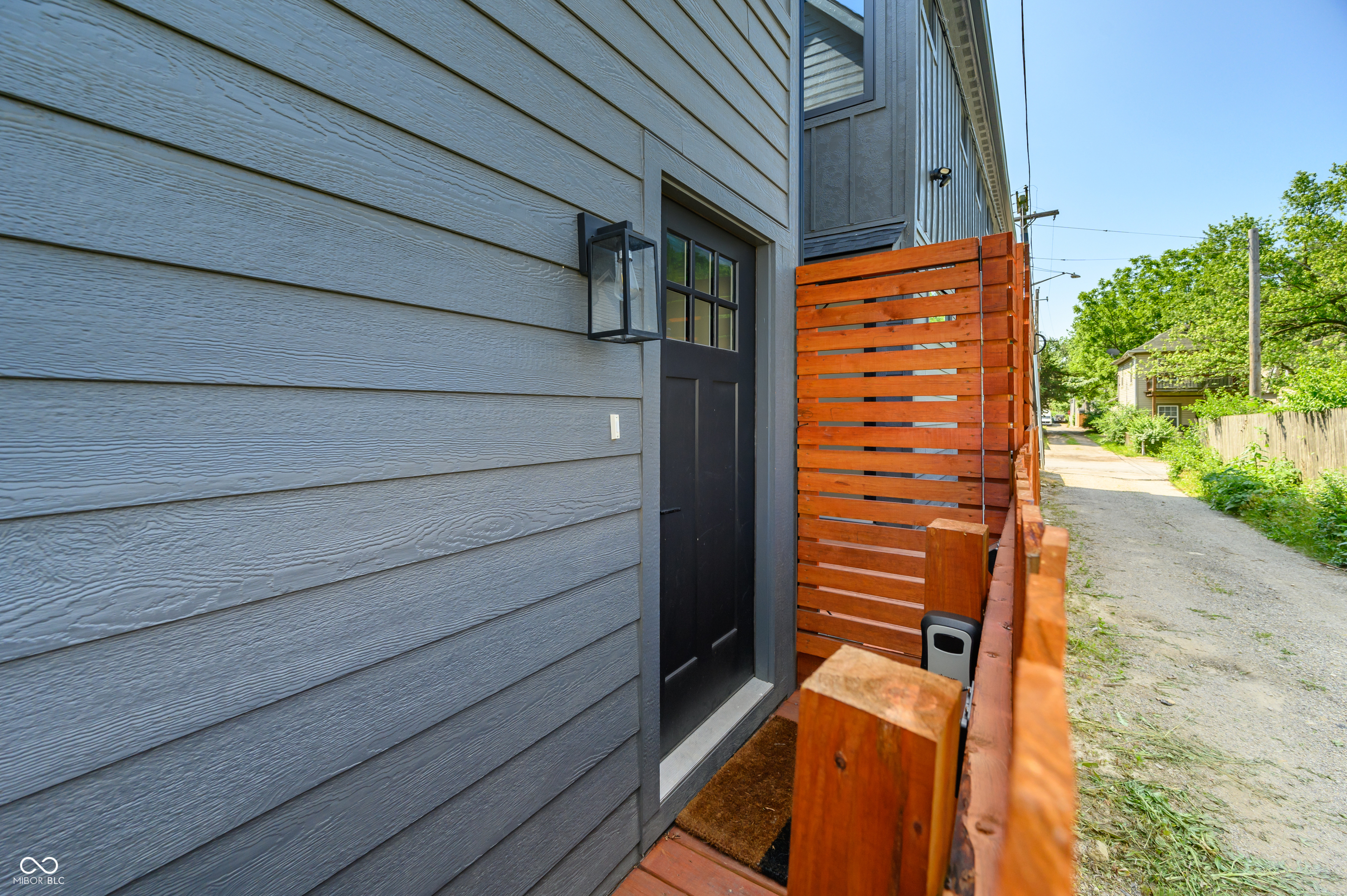 928 Woodlawn Avenue