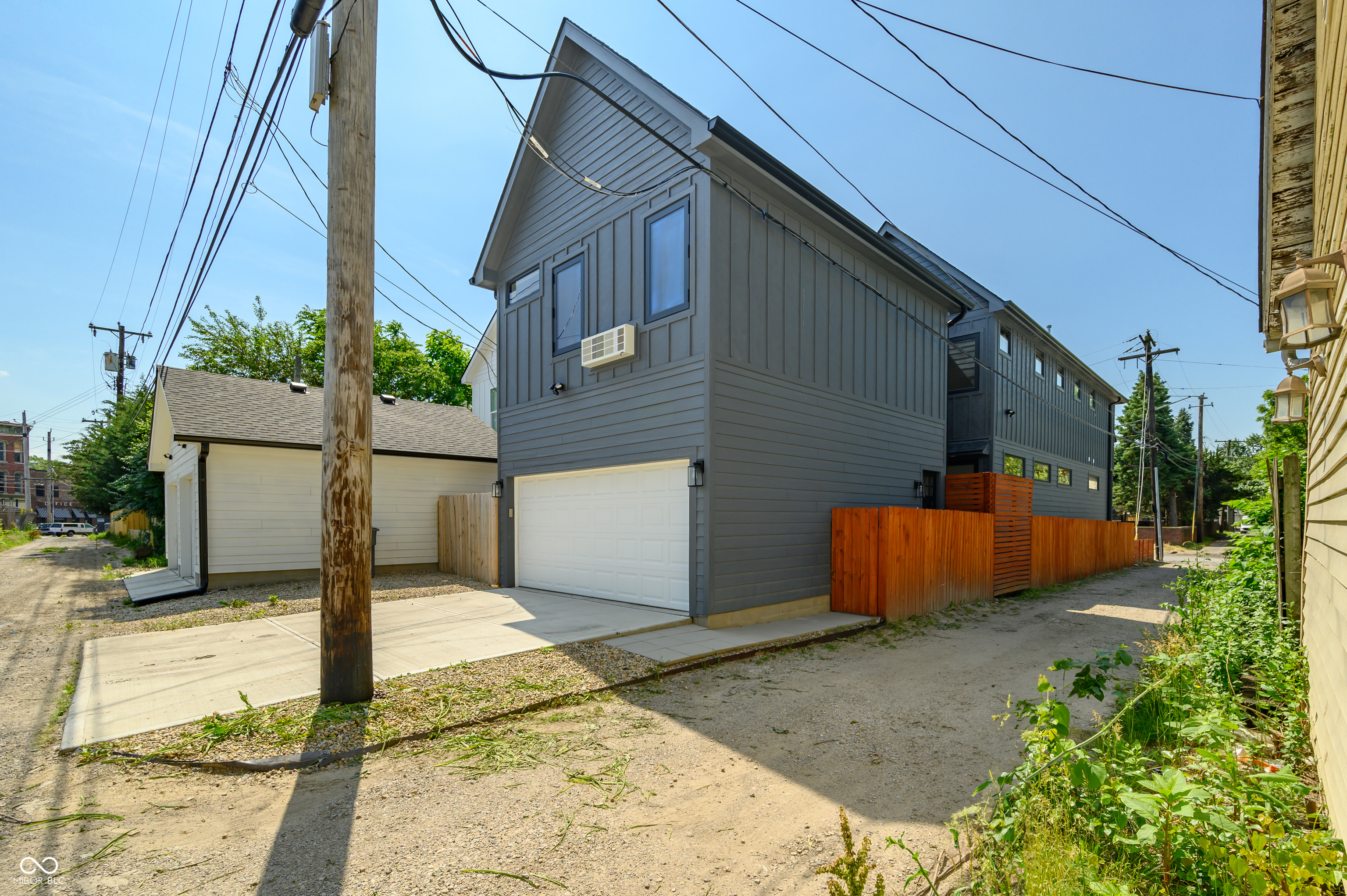 928 Woodlawn Avenue