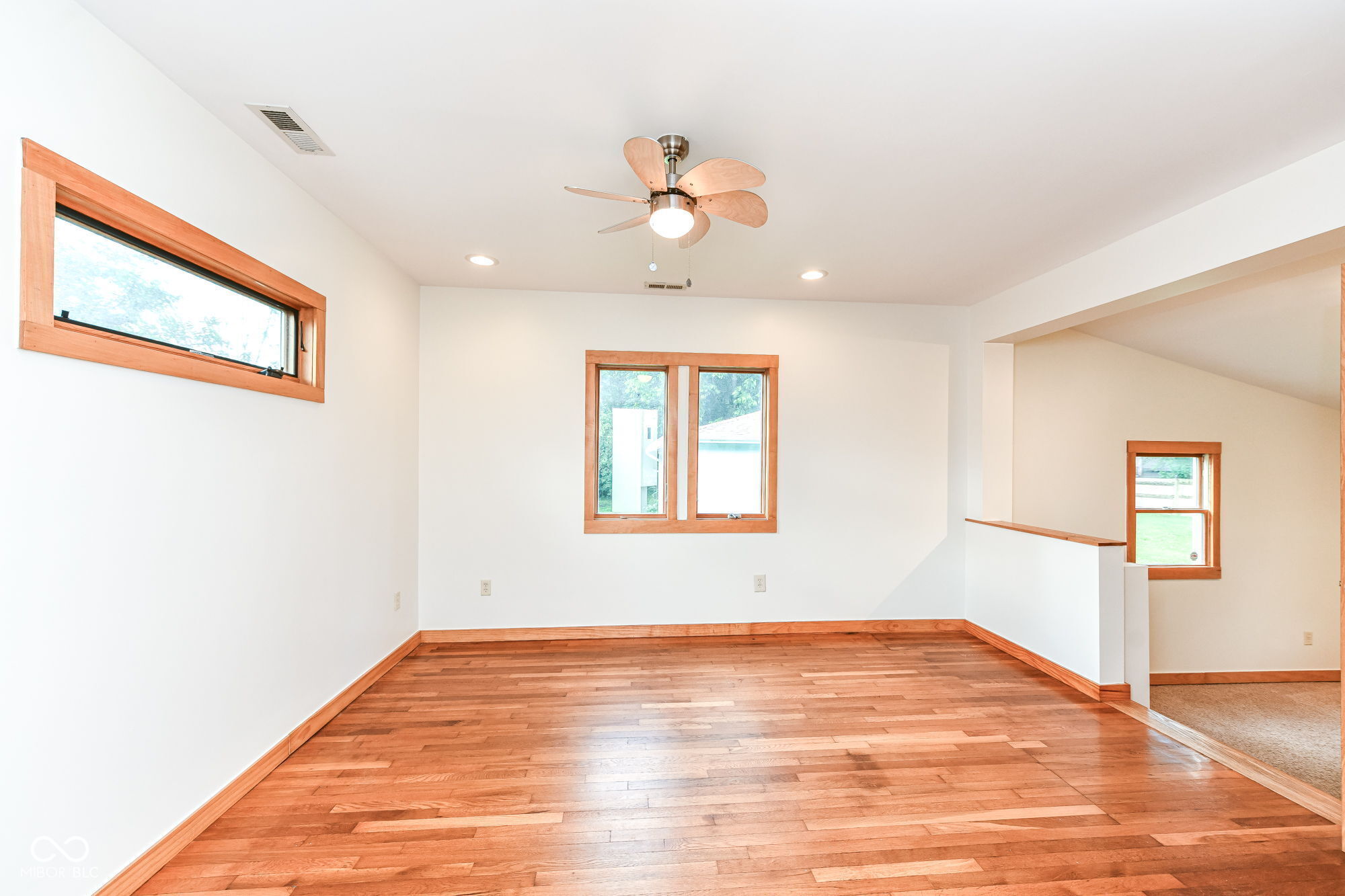 1102 E 49th Street