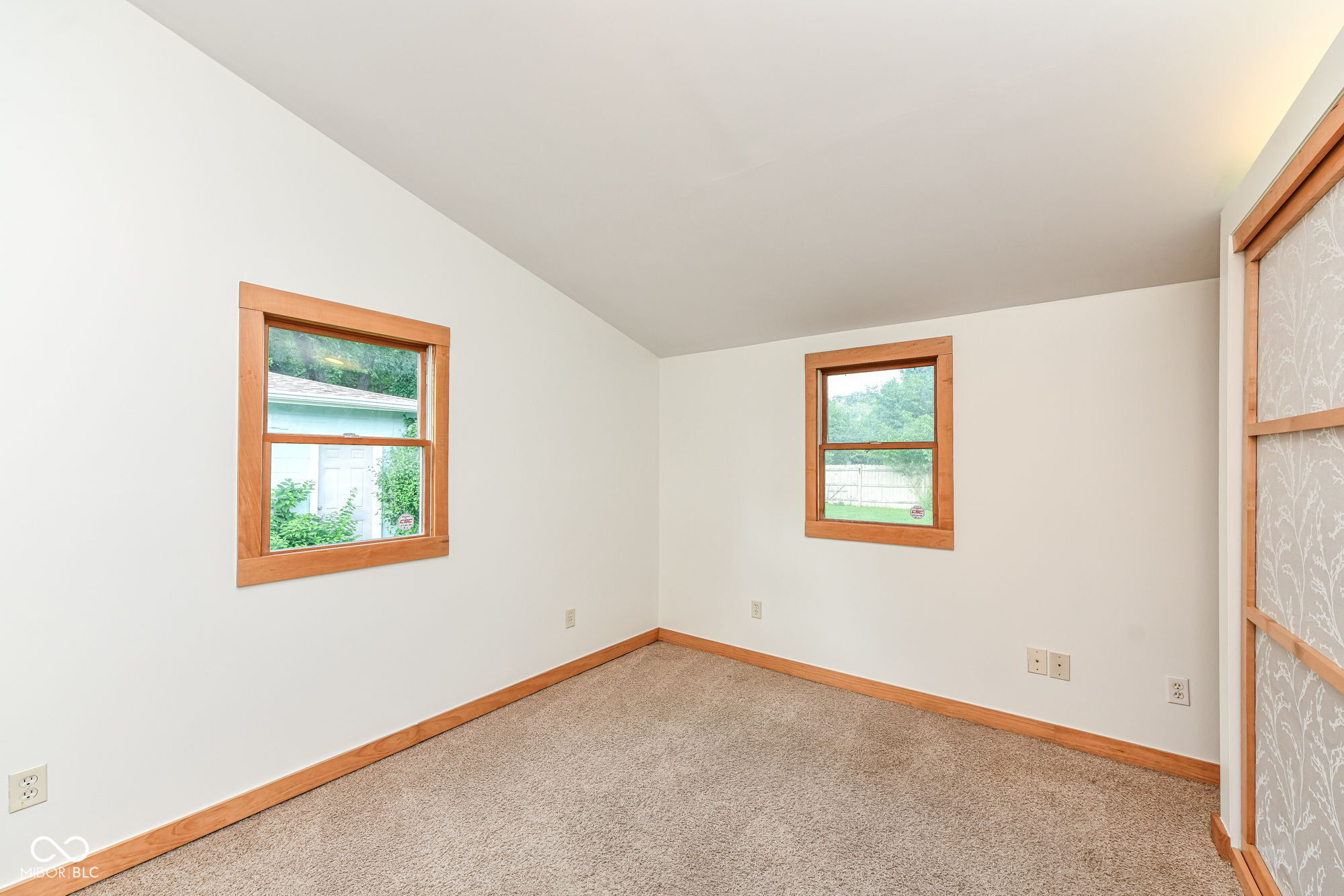 1102 E 49th Street