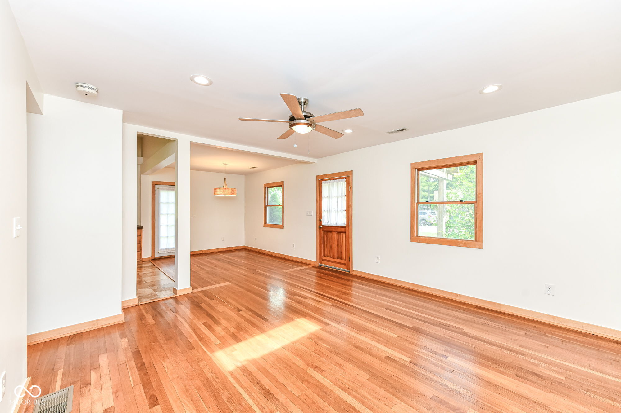 1102 E 49th Street