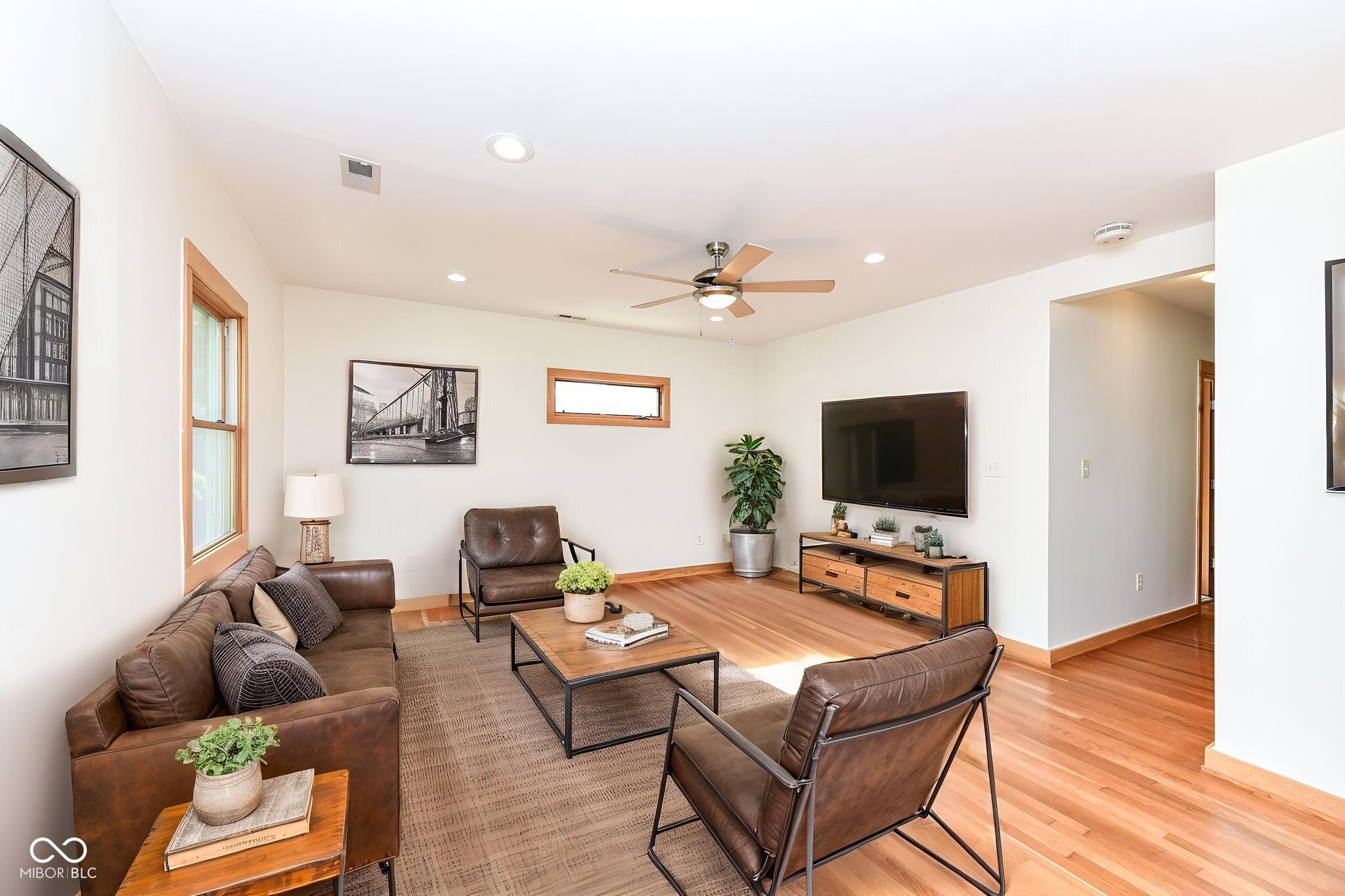 1102 E 49th Street