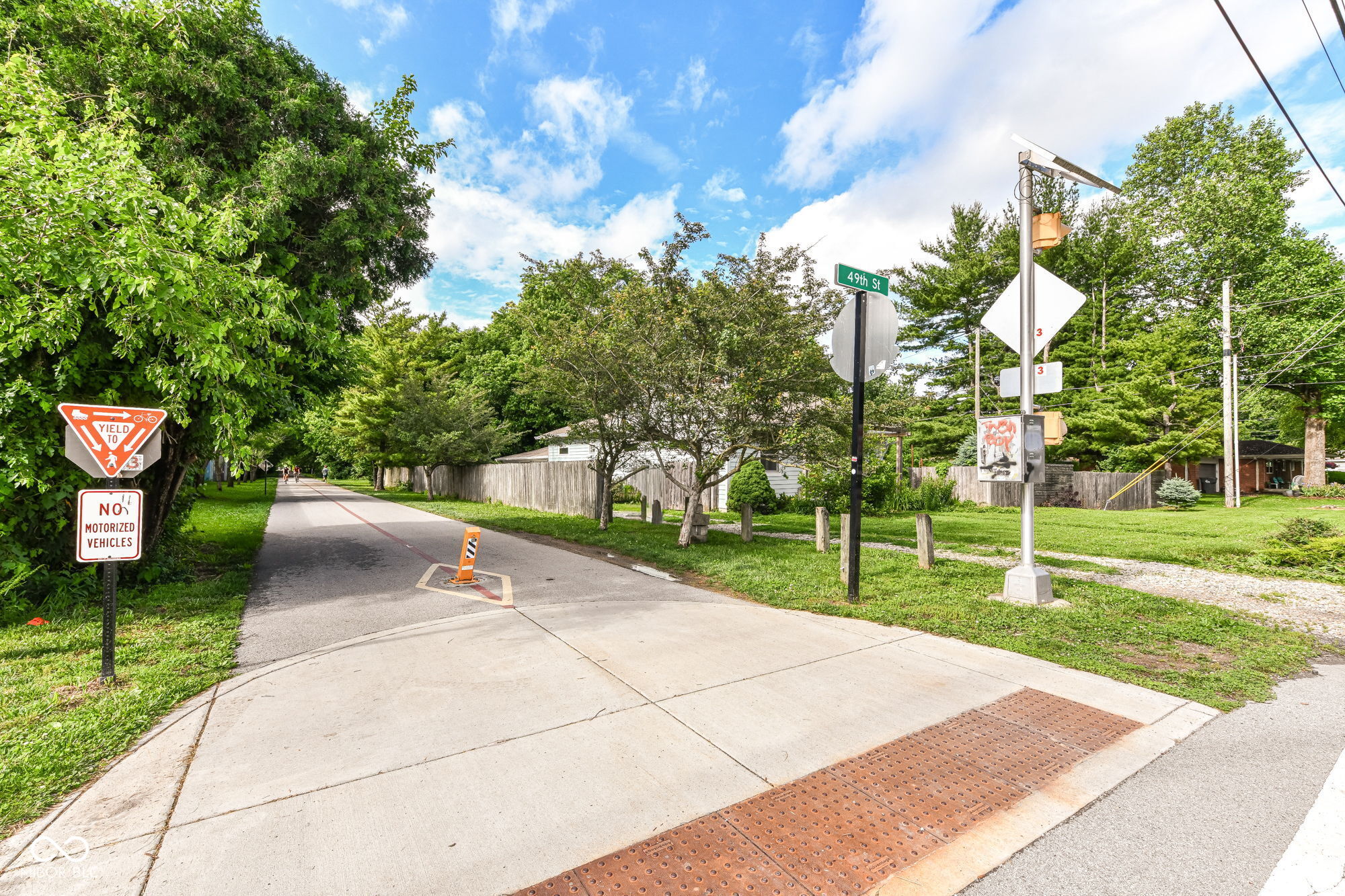 1102 E 49th Street
