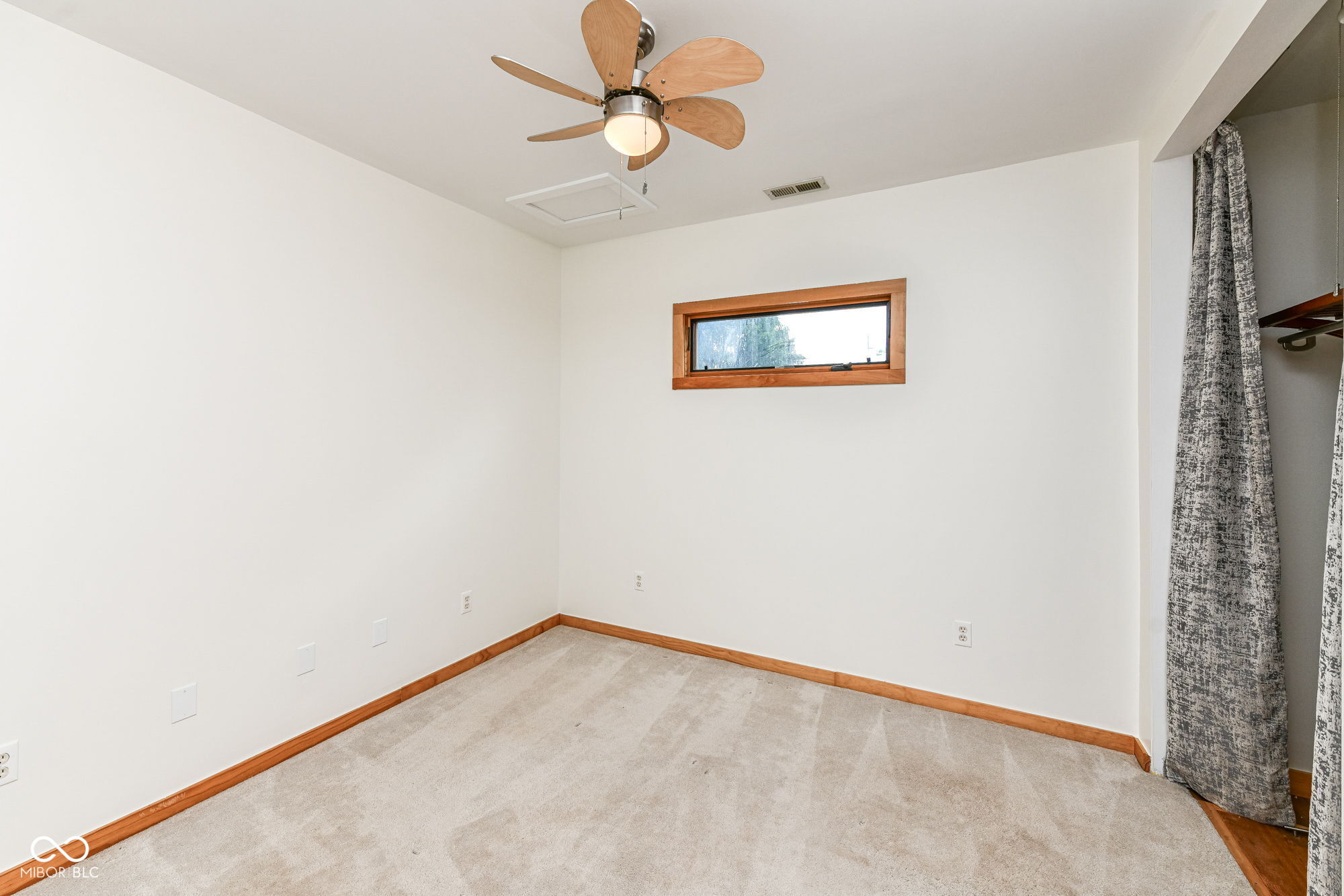 1102 E 49th Street