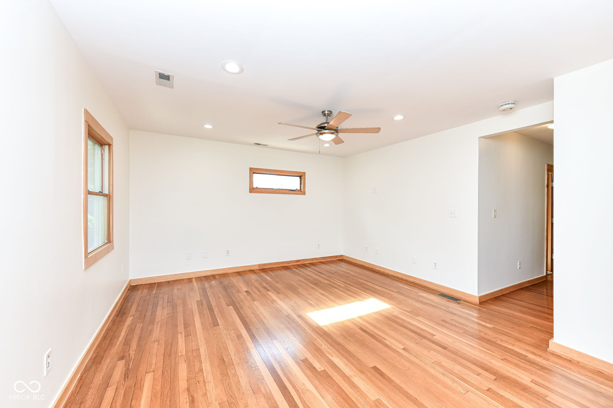 1102 E 49th Street