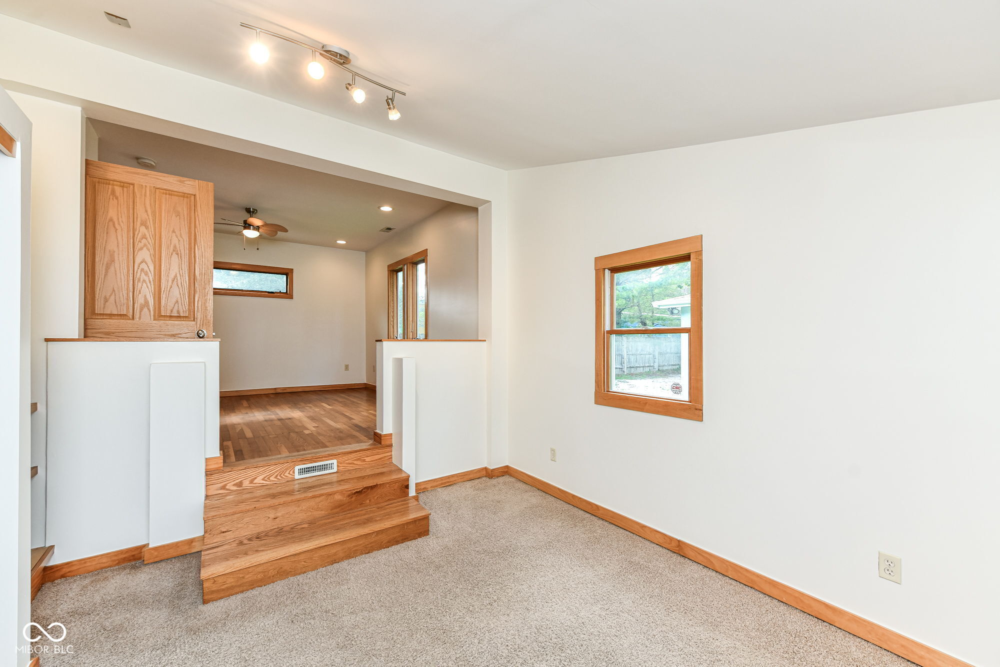 1102 E 49th Street