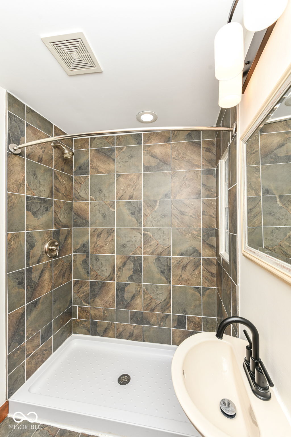 1102 E 49th Street