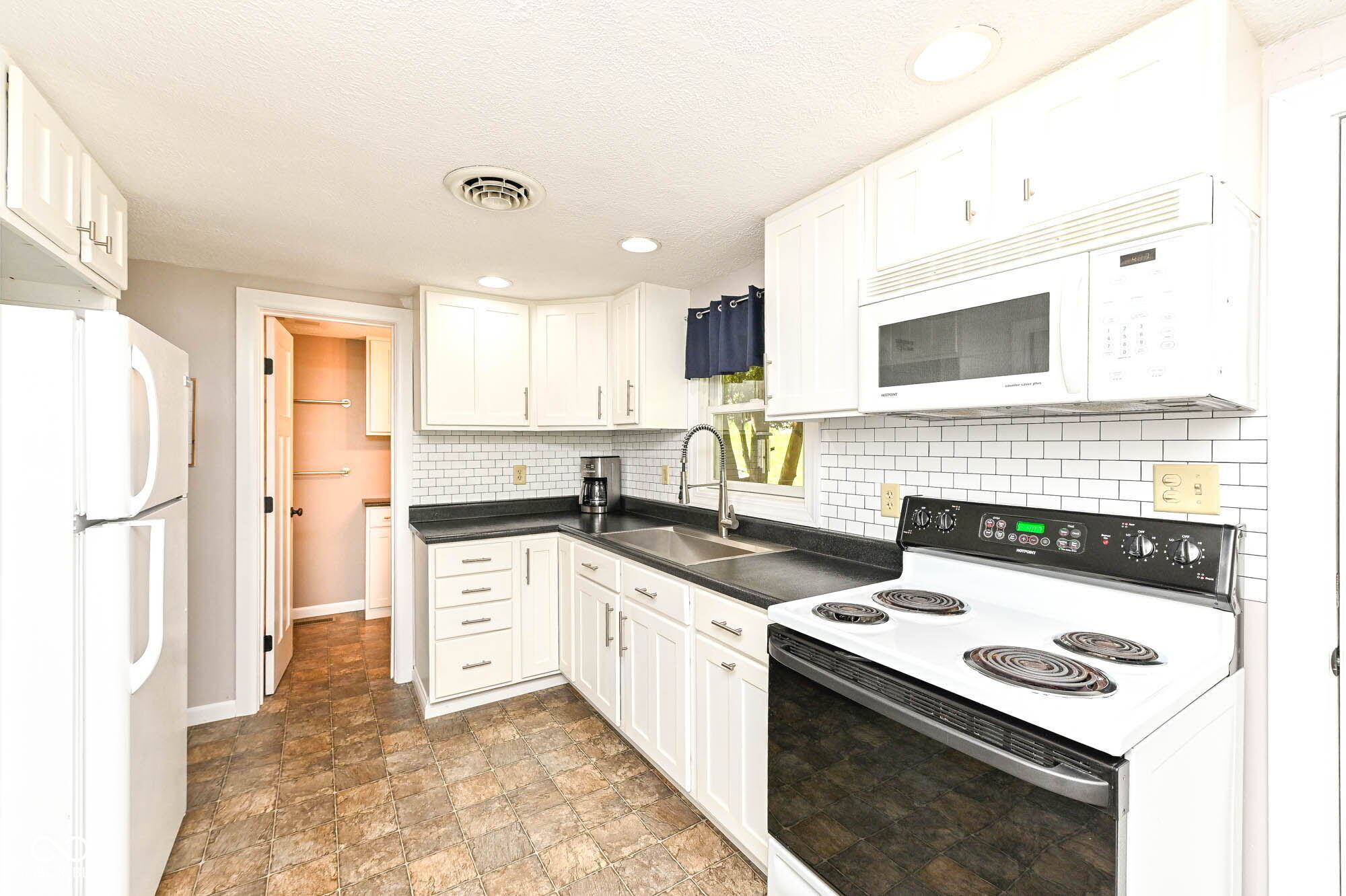 8049 Catalpa Drive