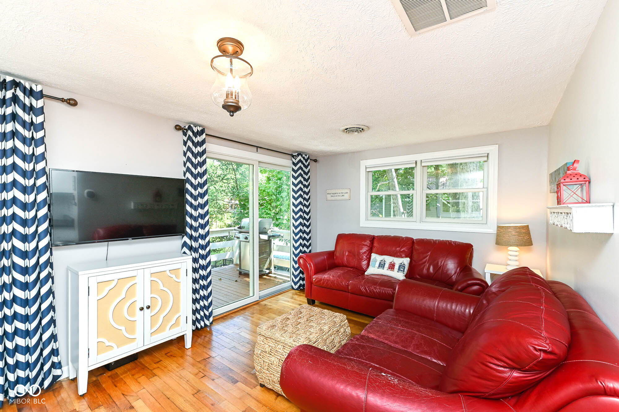 8049 Catalpa Drive