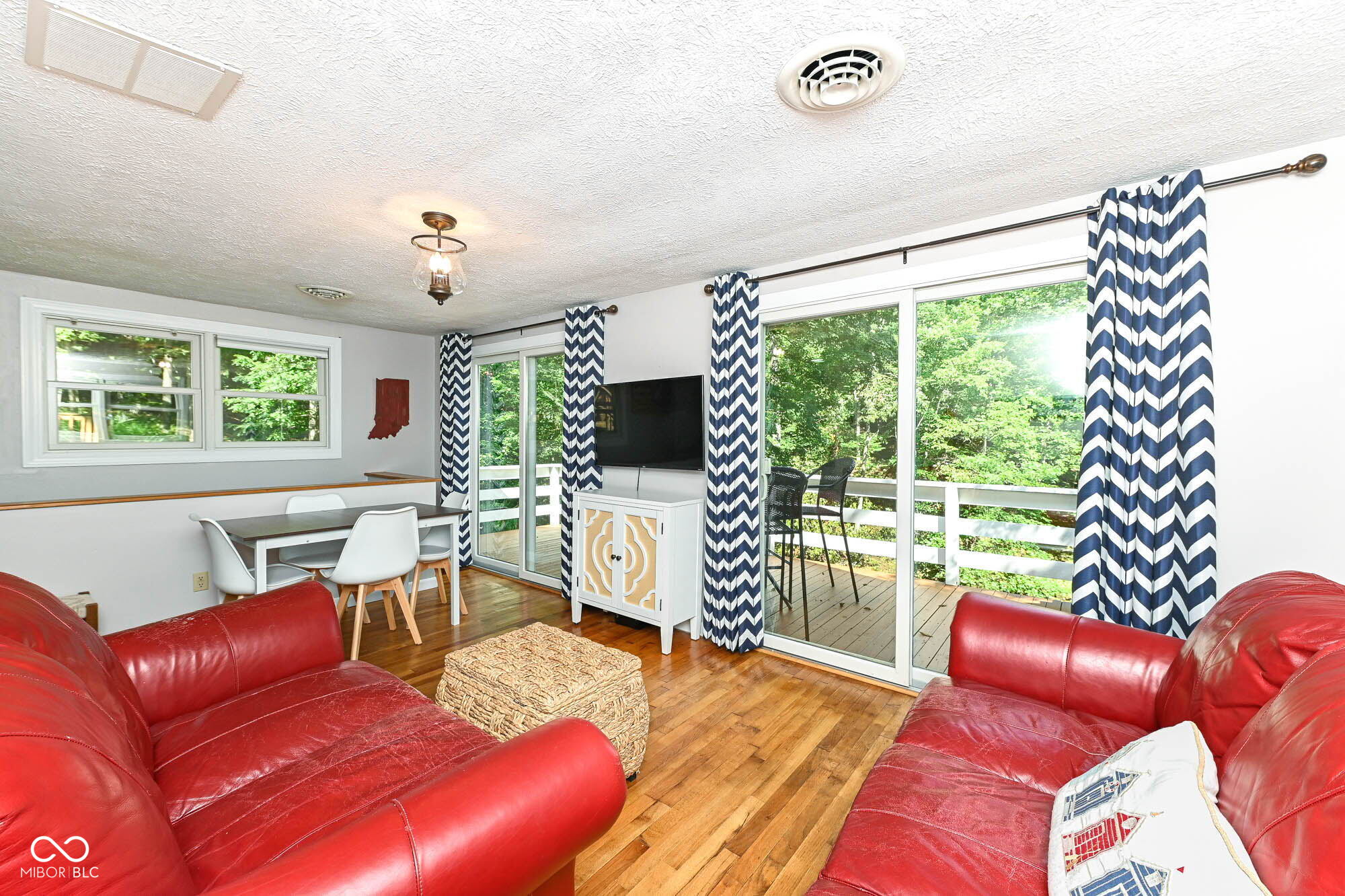 8049 Catalpa Drive