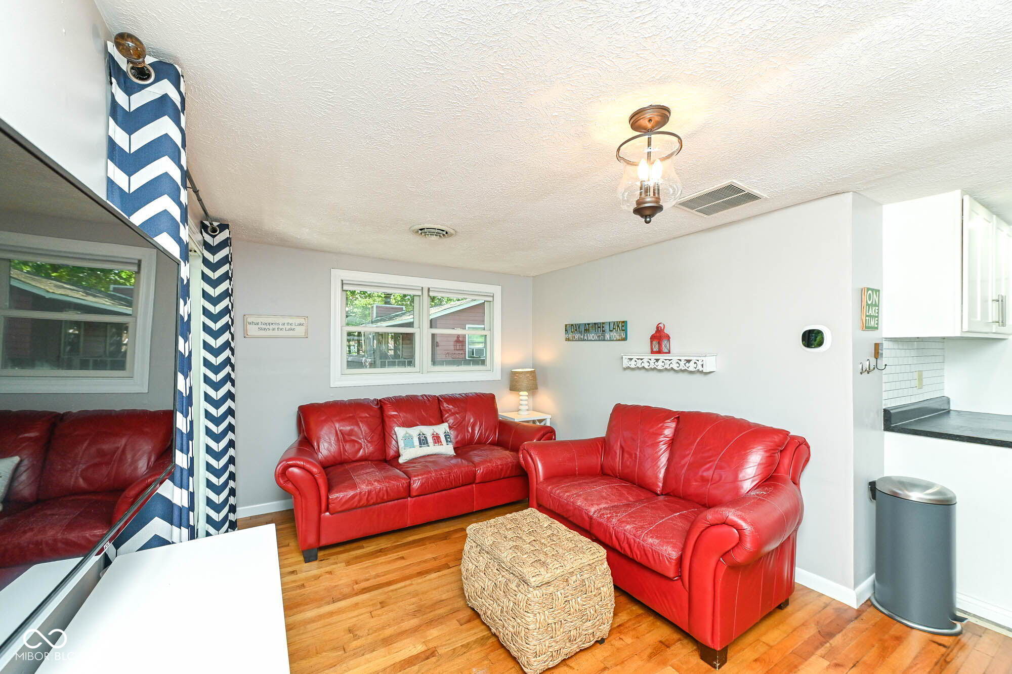 8049 Catalpa Drive