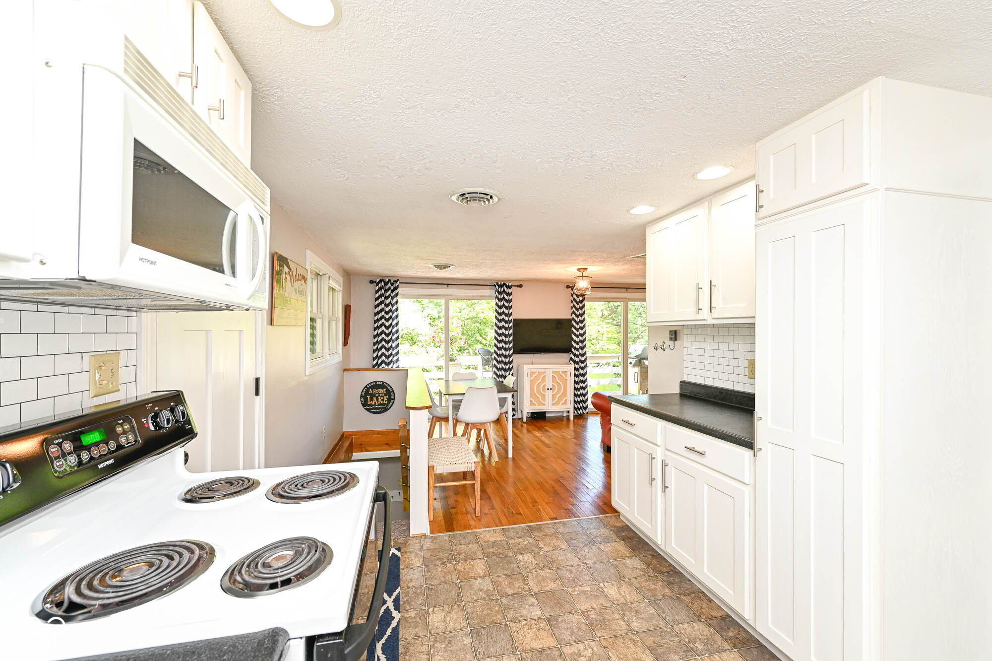 8049 Catalpa Drive