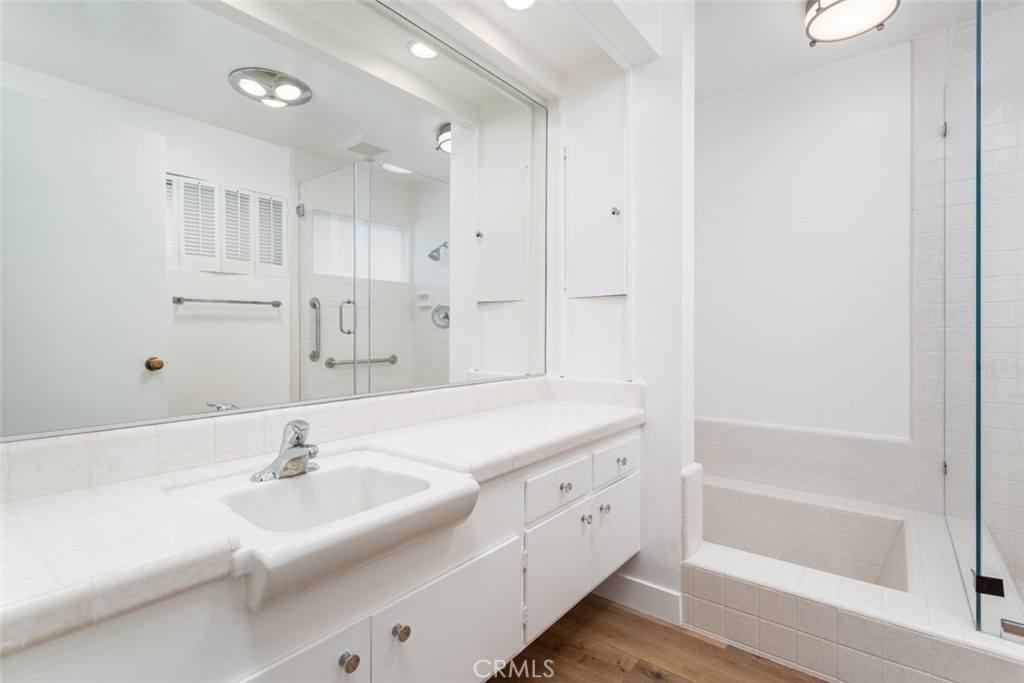 1007 White Sails Way