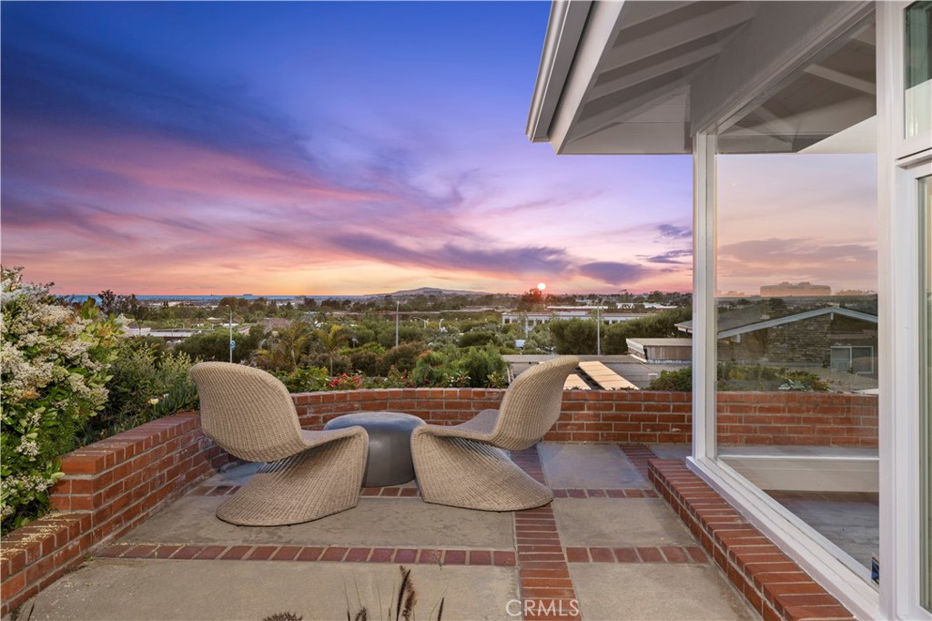 1007 White Sails Way