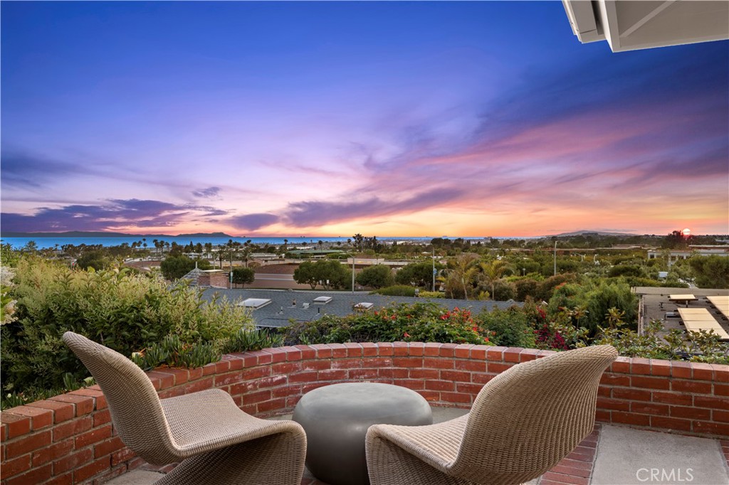 1007 White Sails Way